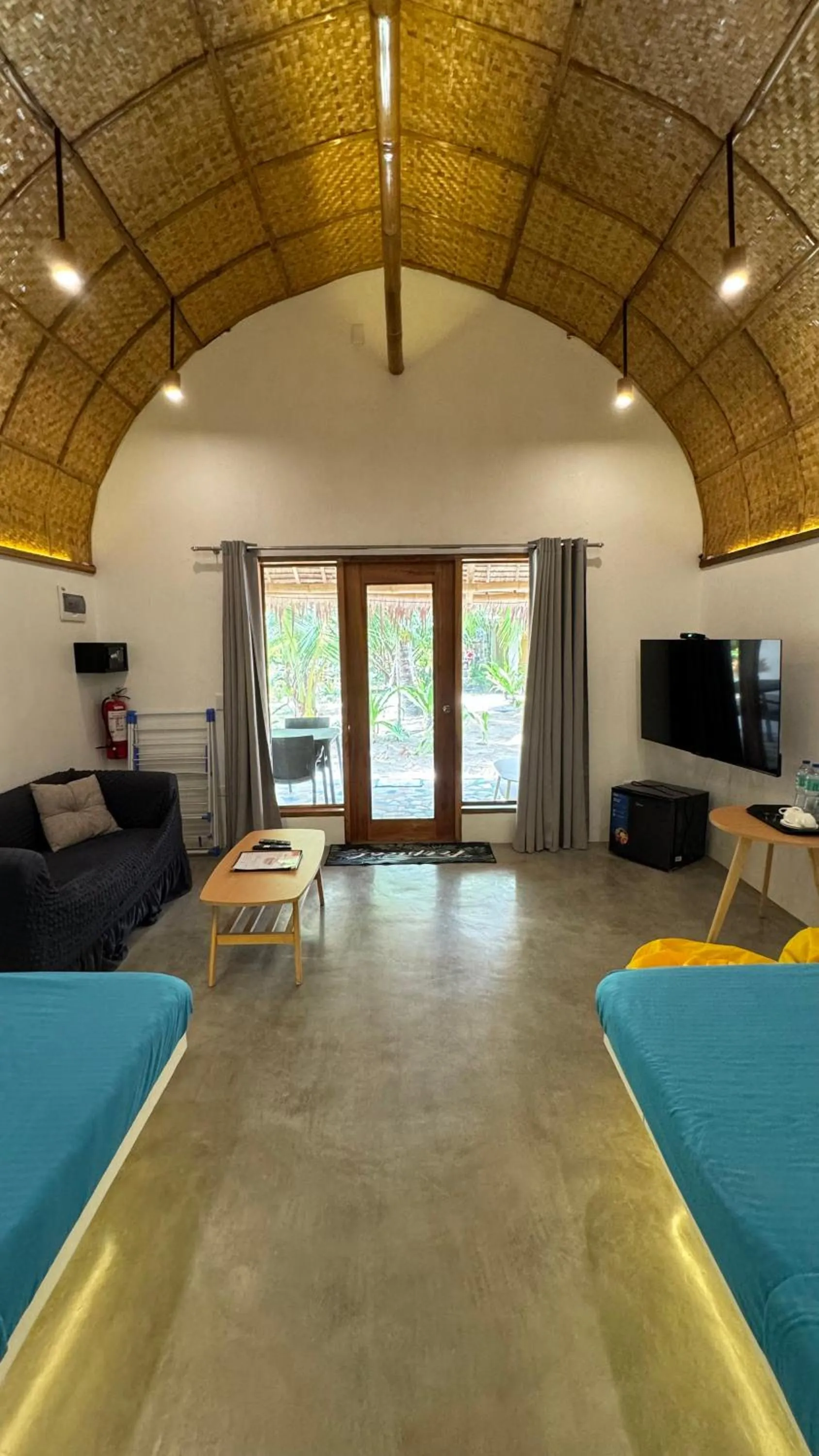 TV and multimedia in Footprints Beach Resort