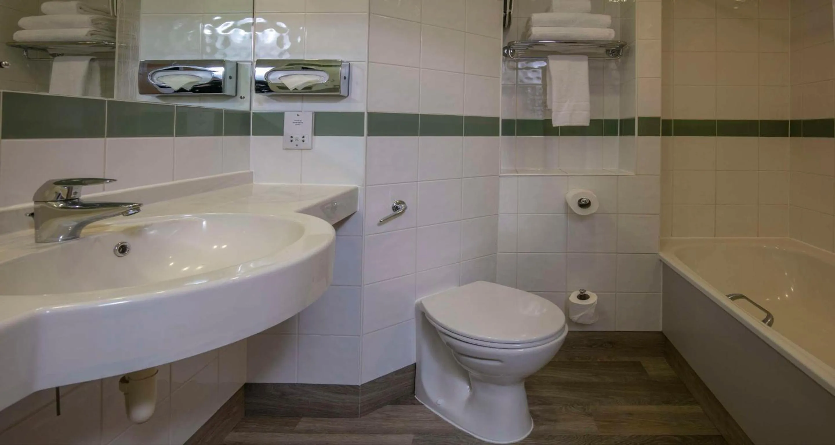 Bathroom in Best Western Appleby Park Hotel