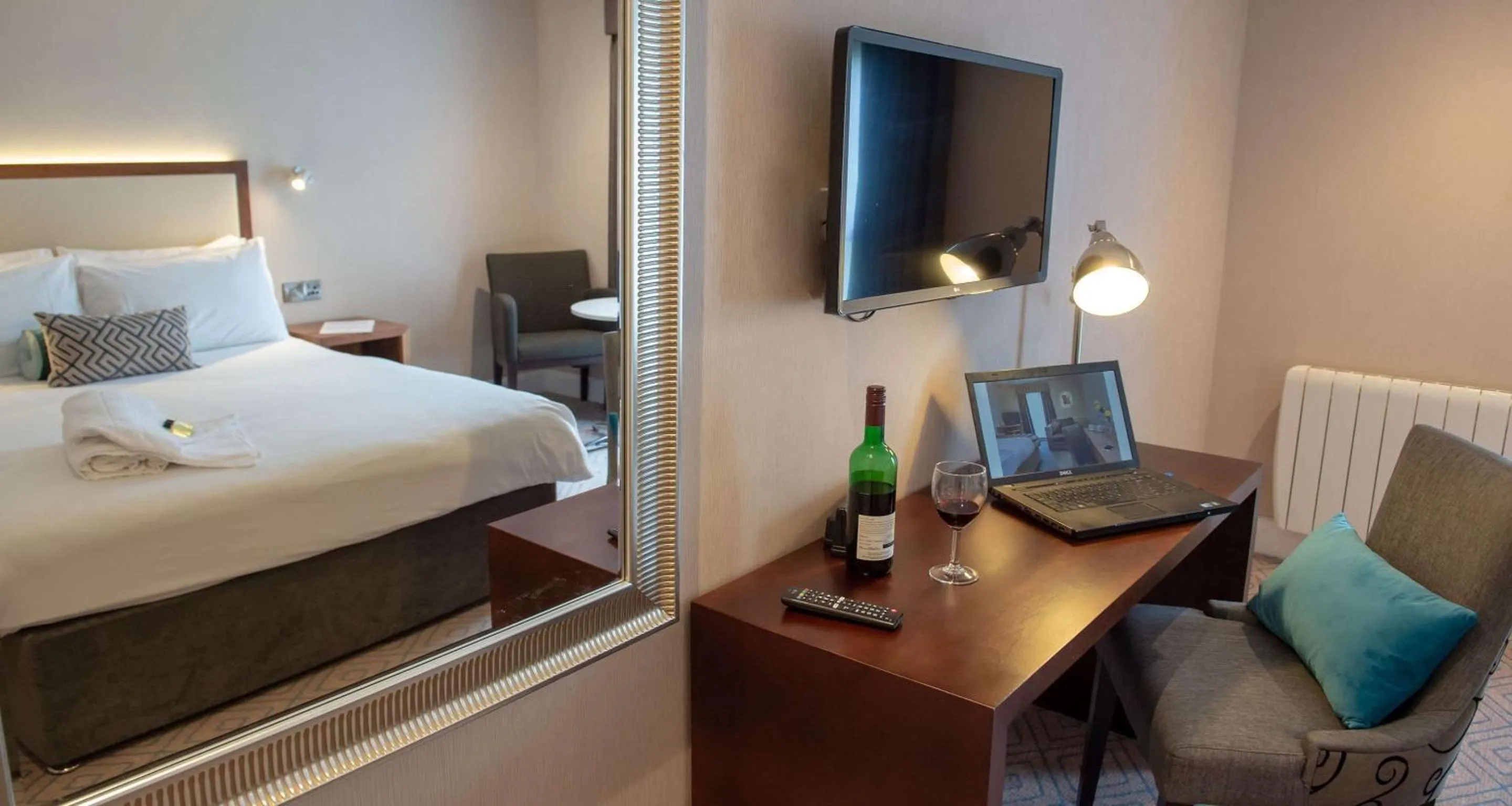 Bedroom, Bed in Best Western Appleby Park Hotel