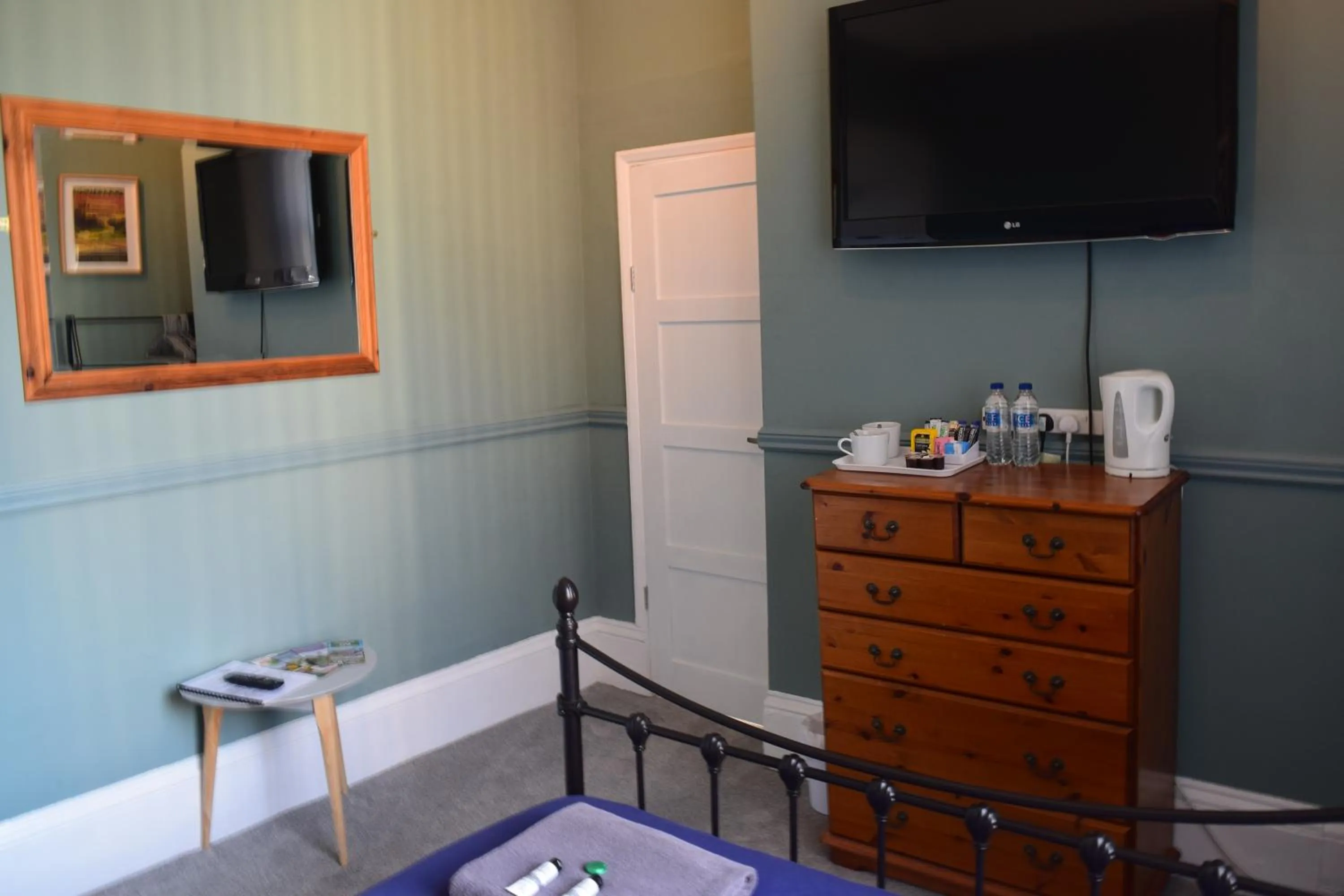 Photo of the whole room in Westward Ho Hotel