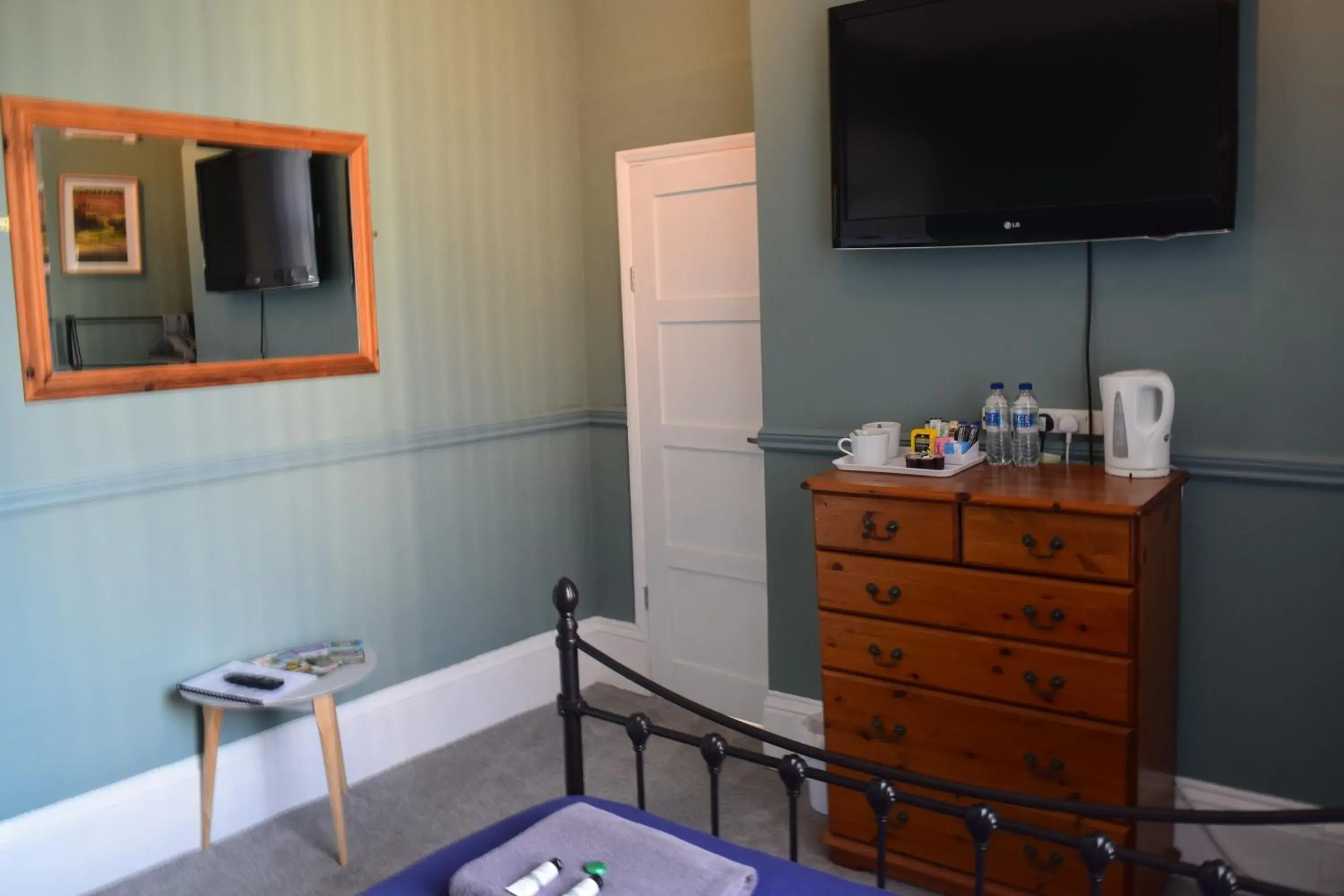 Photo of the whole room in Westward Ho Hotel Photo of the whole room in Westward Ho Hotel