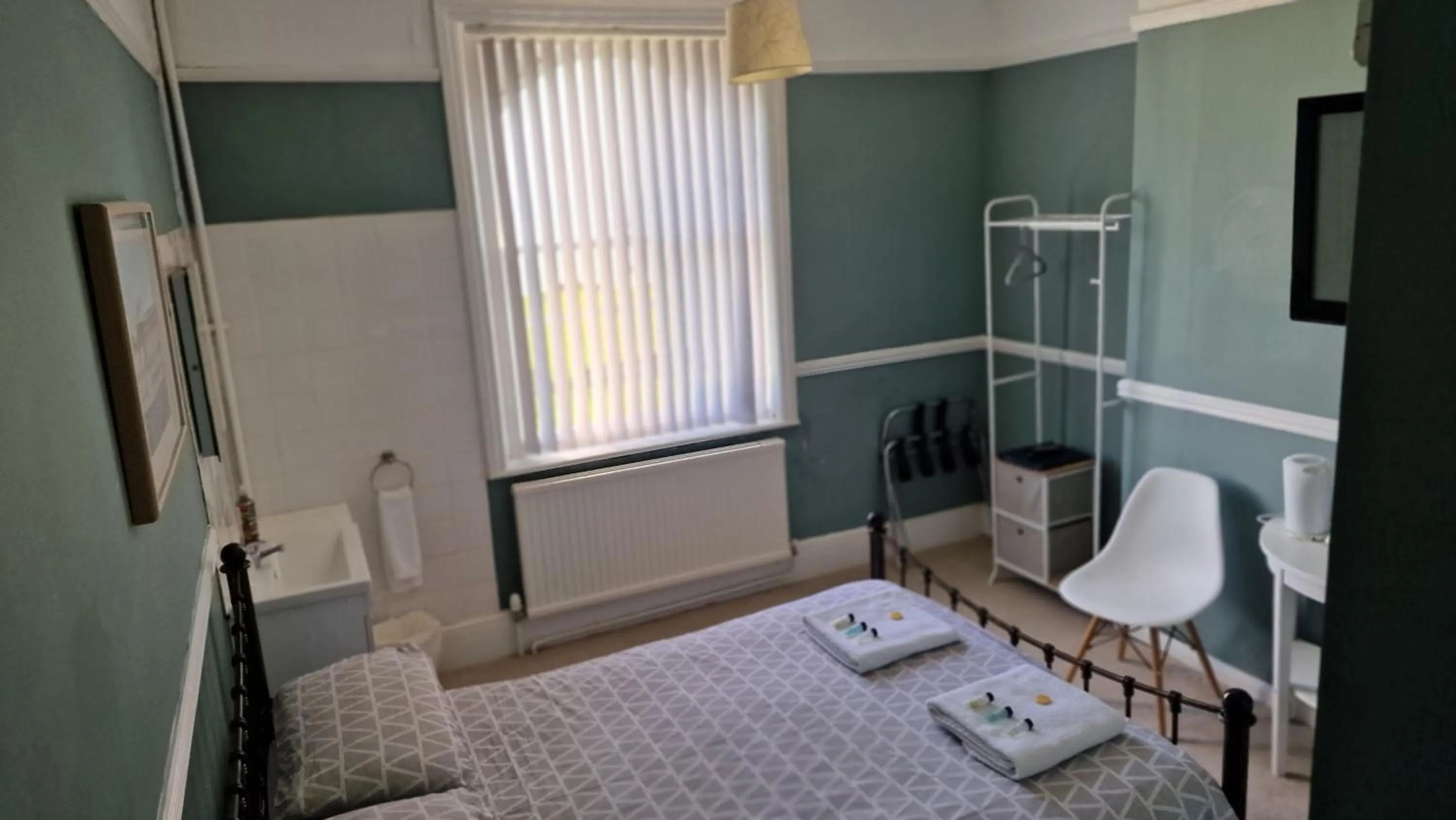 Photo of the whole room, Bed in Westward Ho Hotel