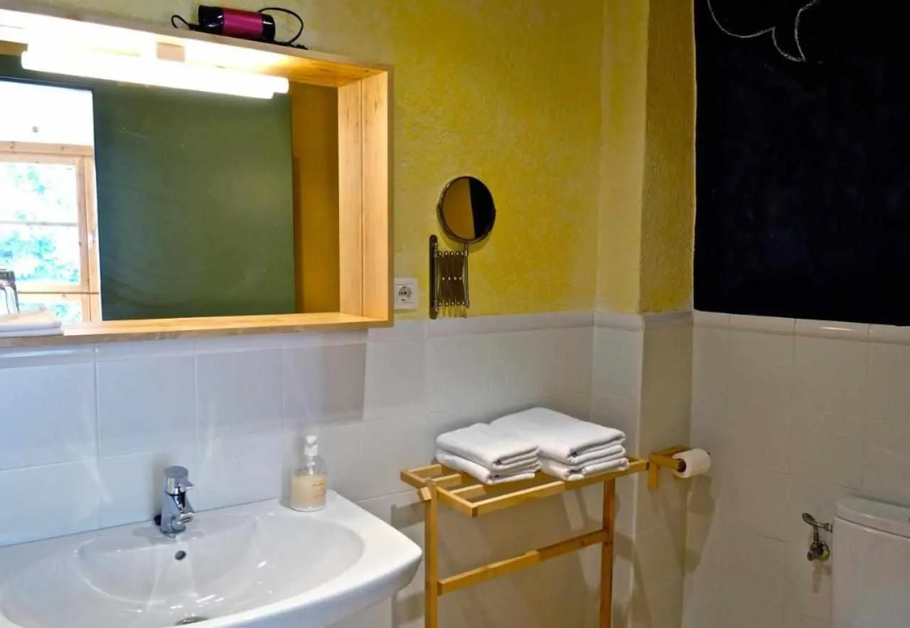 Hotel rural HD Riudebitlles art i allotjament