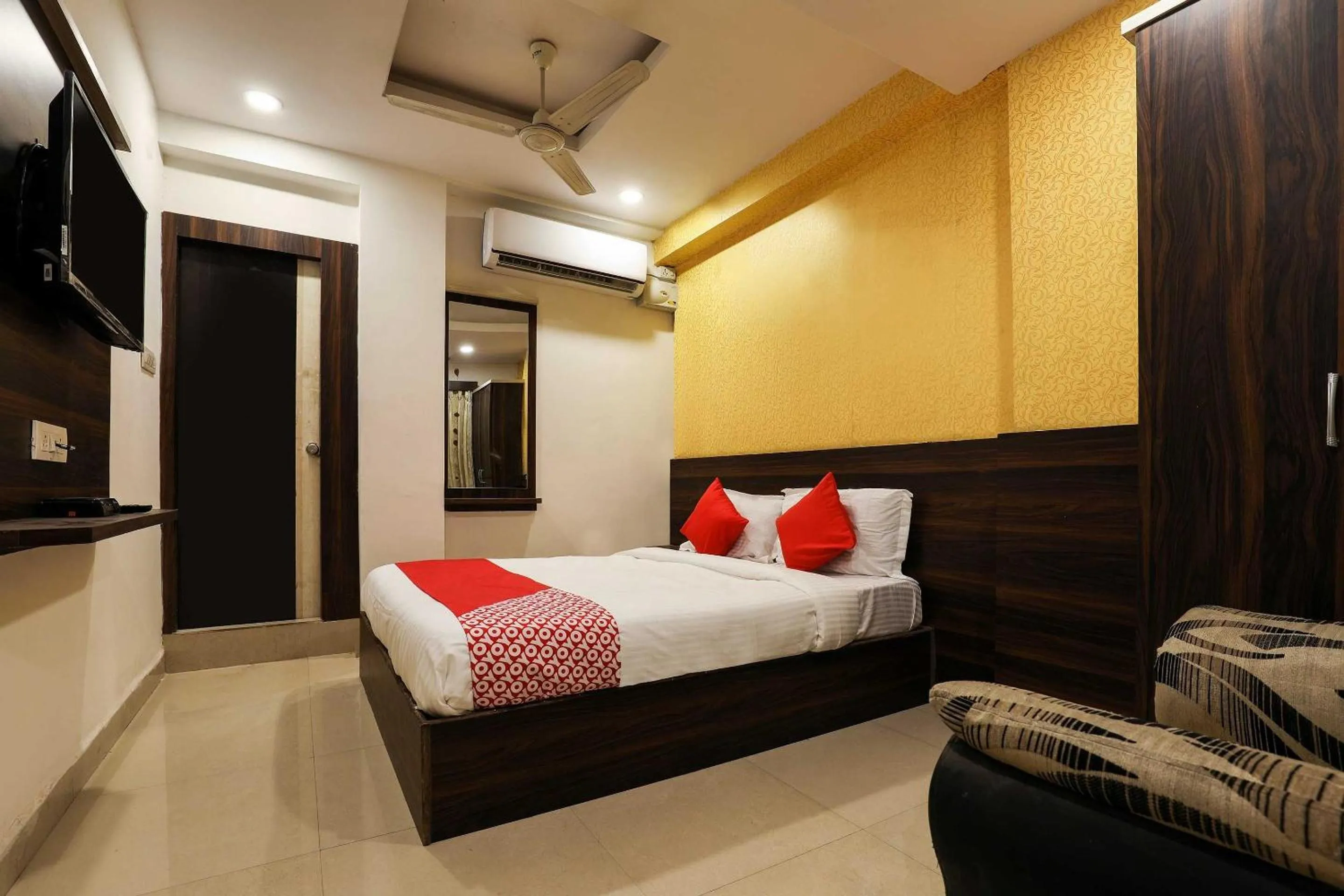 Bedroom, Bed in Hotel O Deccan Lodging And Boarding