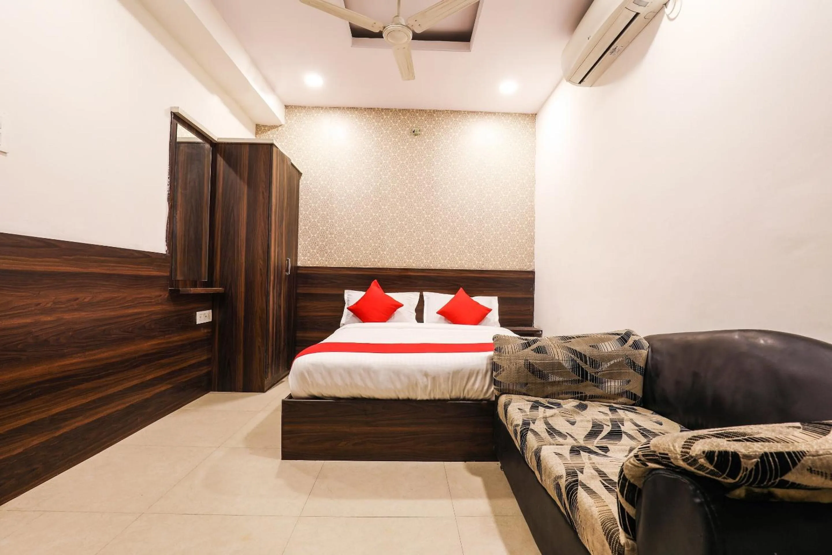 Bedroom, Bed in Hotel O Deccan Lodging And Boarding