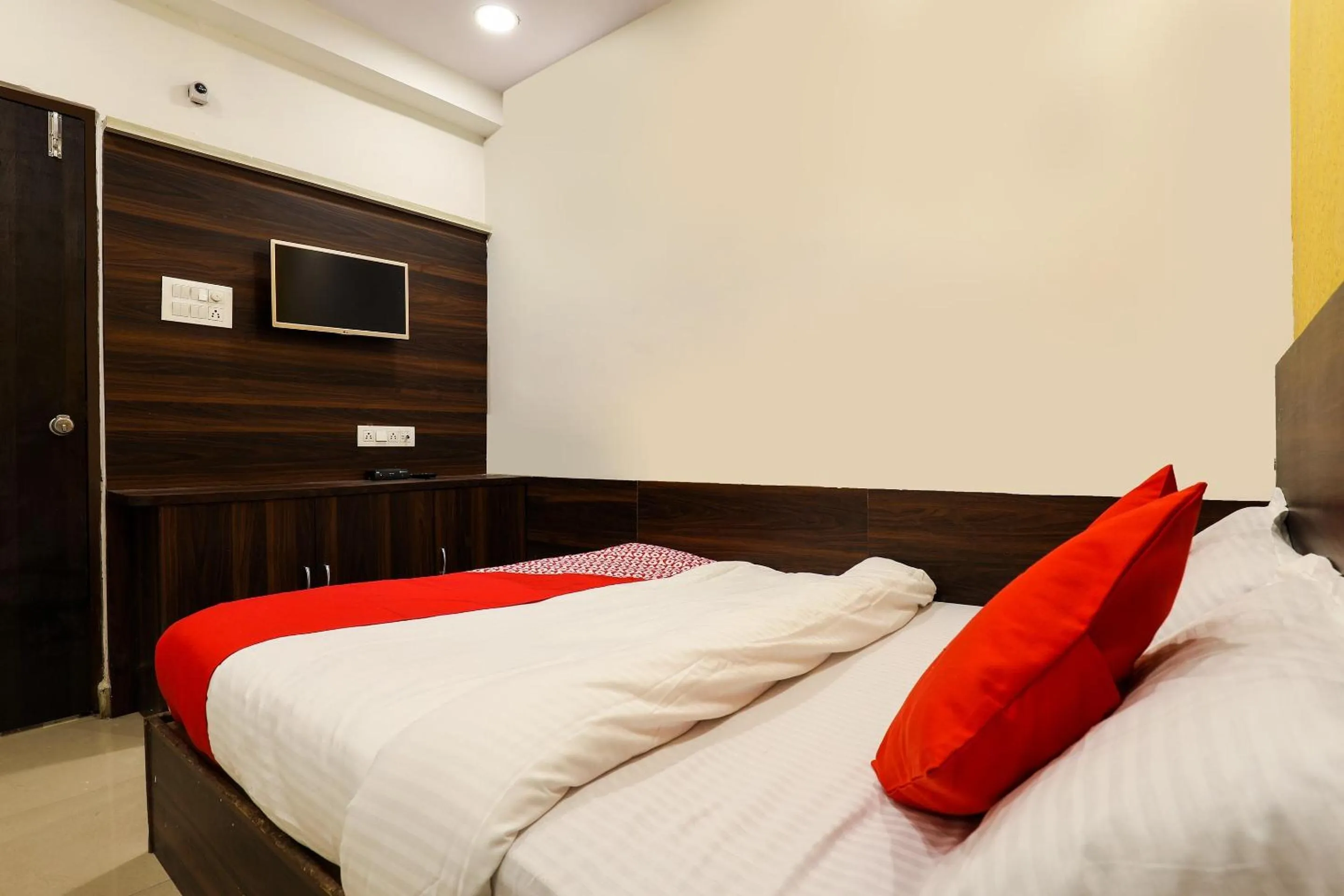 Bedroom, Bed in Hotel O Deccan Lodging And Boarding