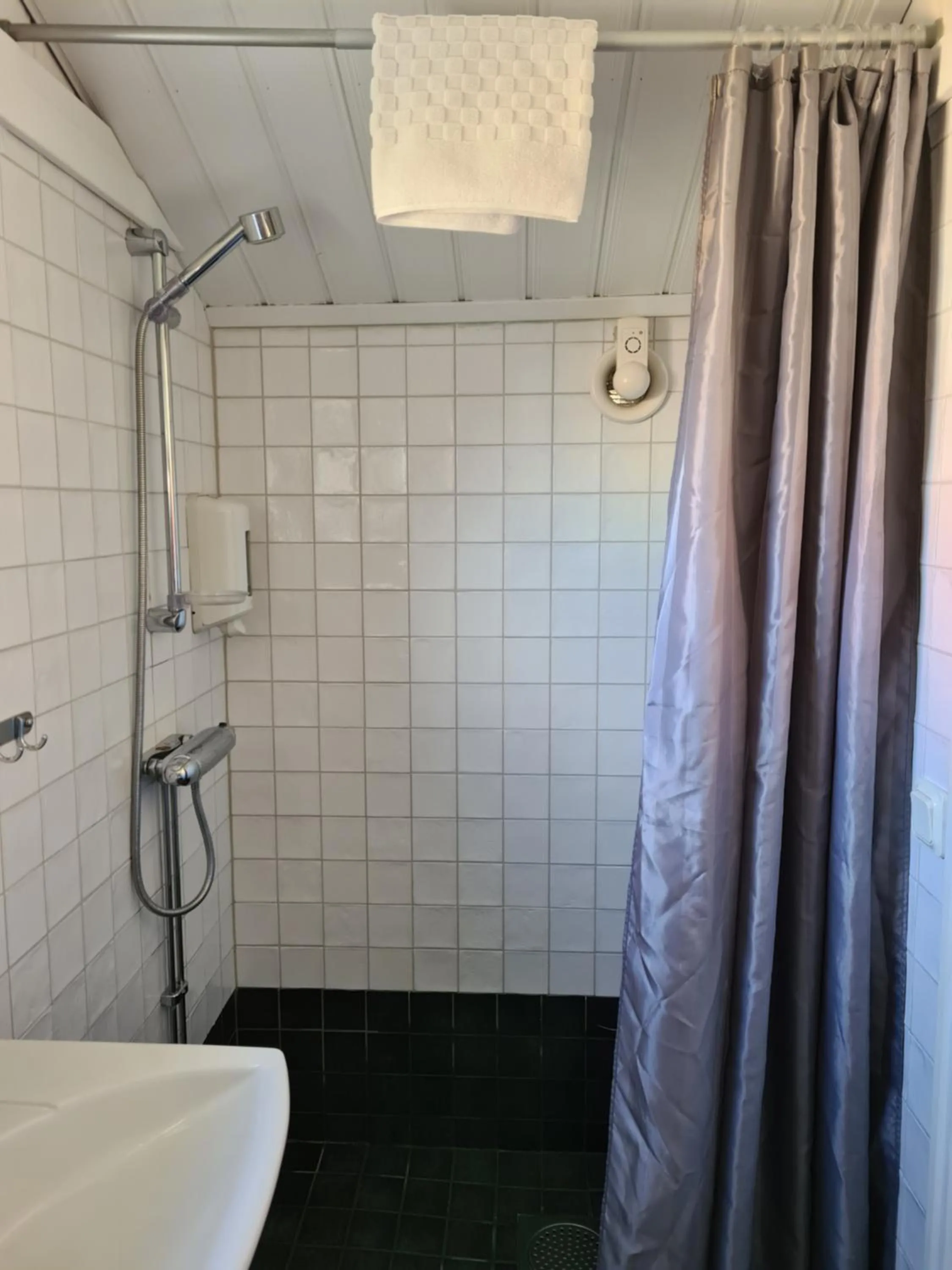 Bathroom in Missionshuset Bed & Breakfast