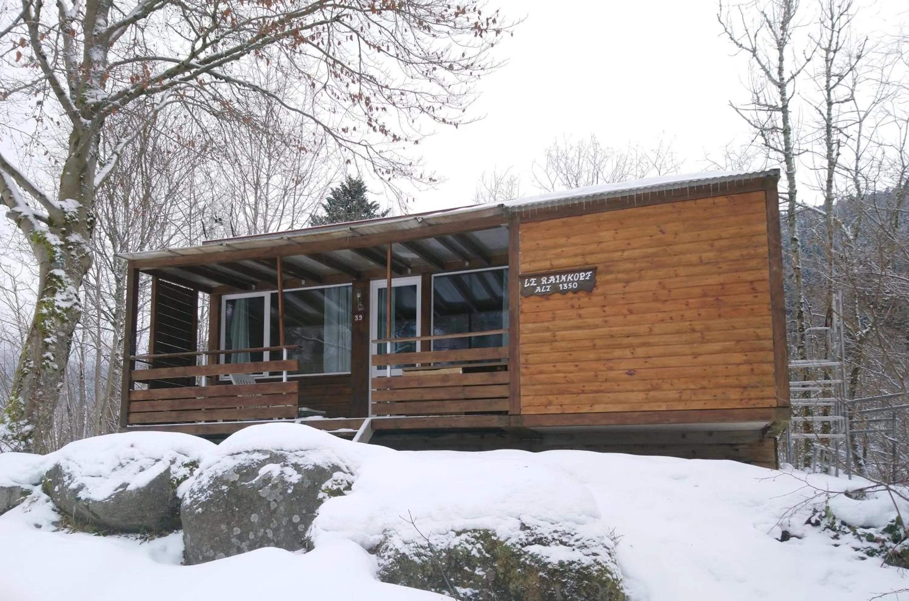 Property building in camping du haut des bluches