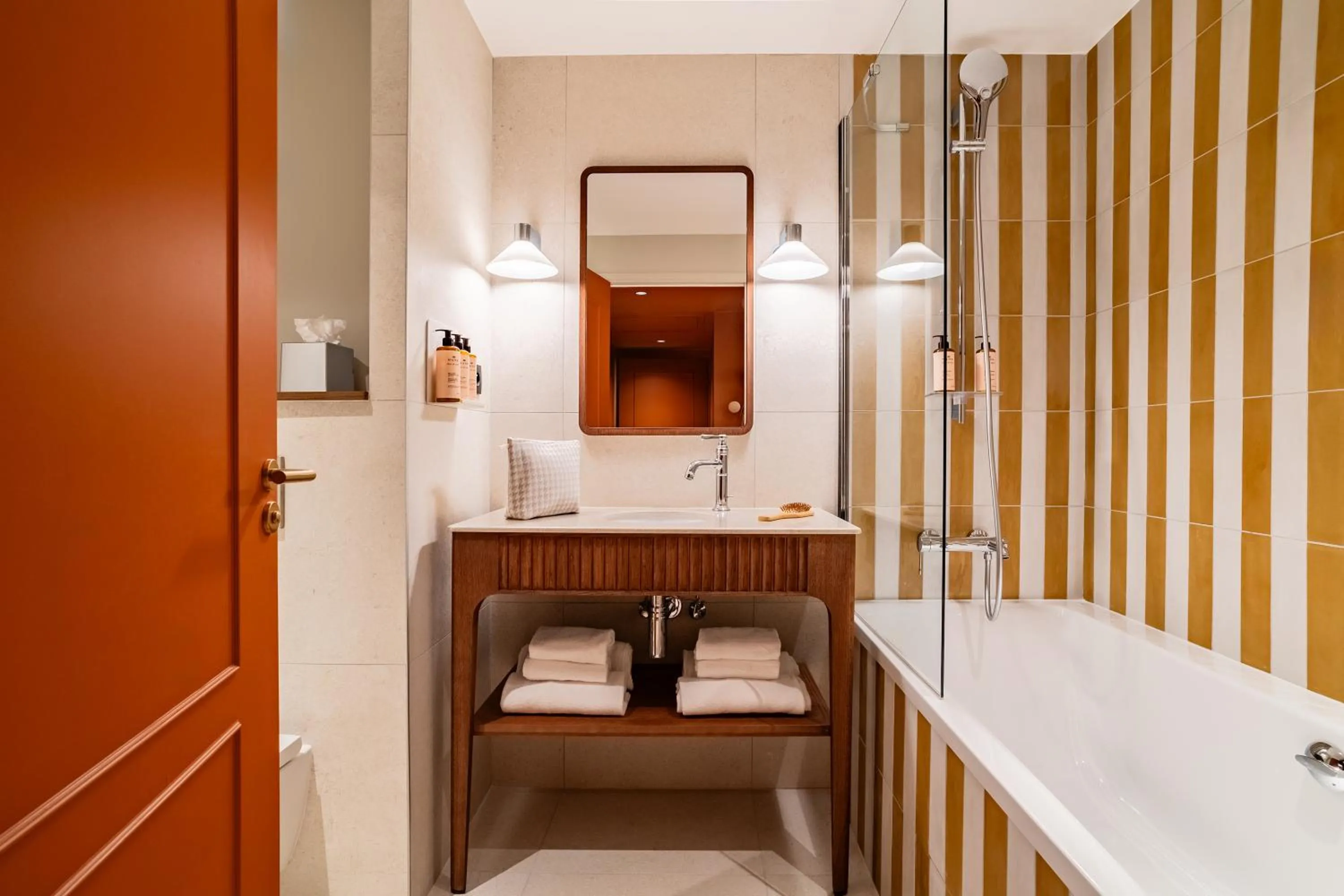 Bathroom in Hôtel Lepoussin