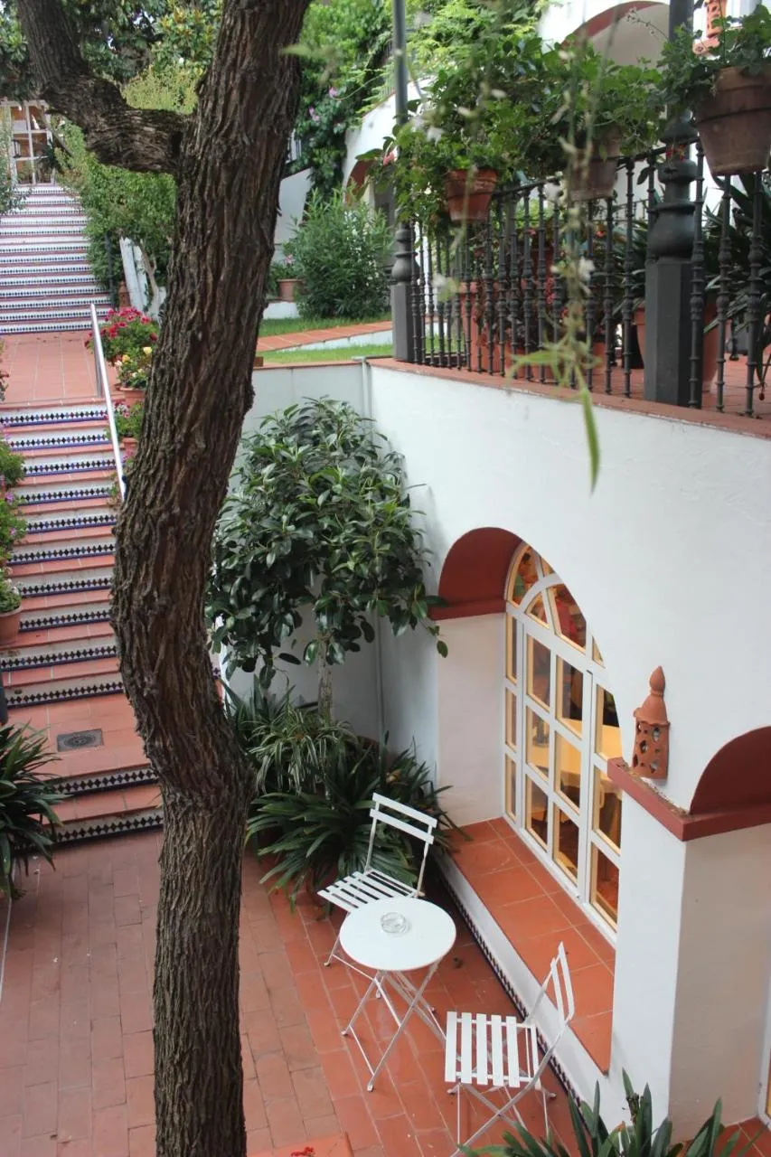 Patio in Hotel Varinia Serena - Balneario de Alange