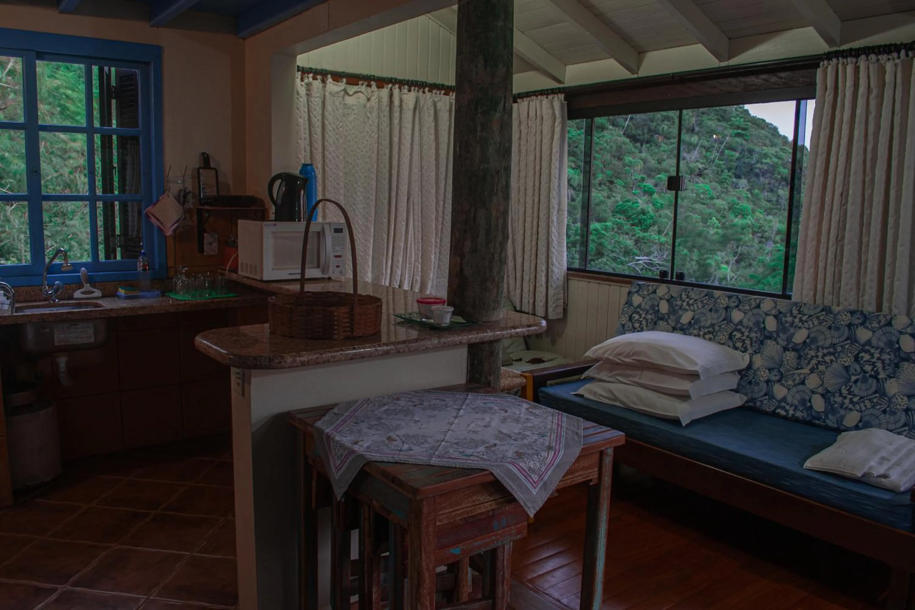 Kitchen or kitchenette in Doce Cabana Pousada