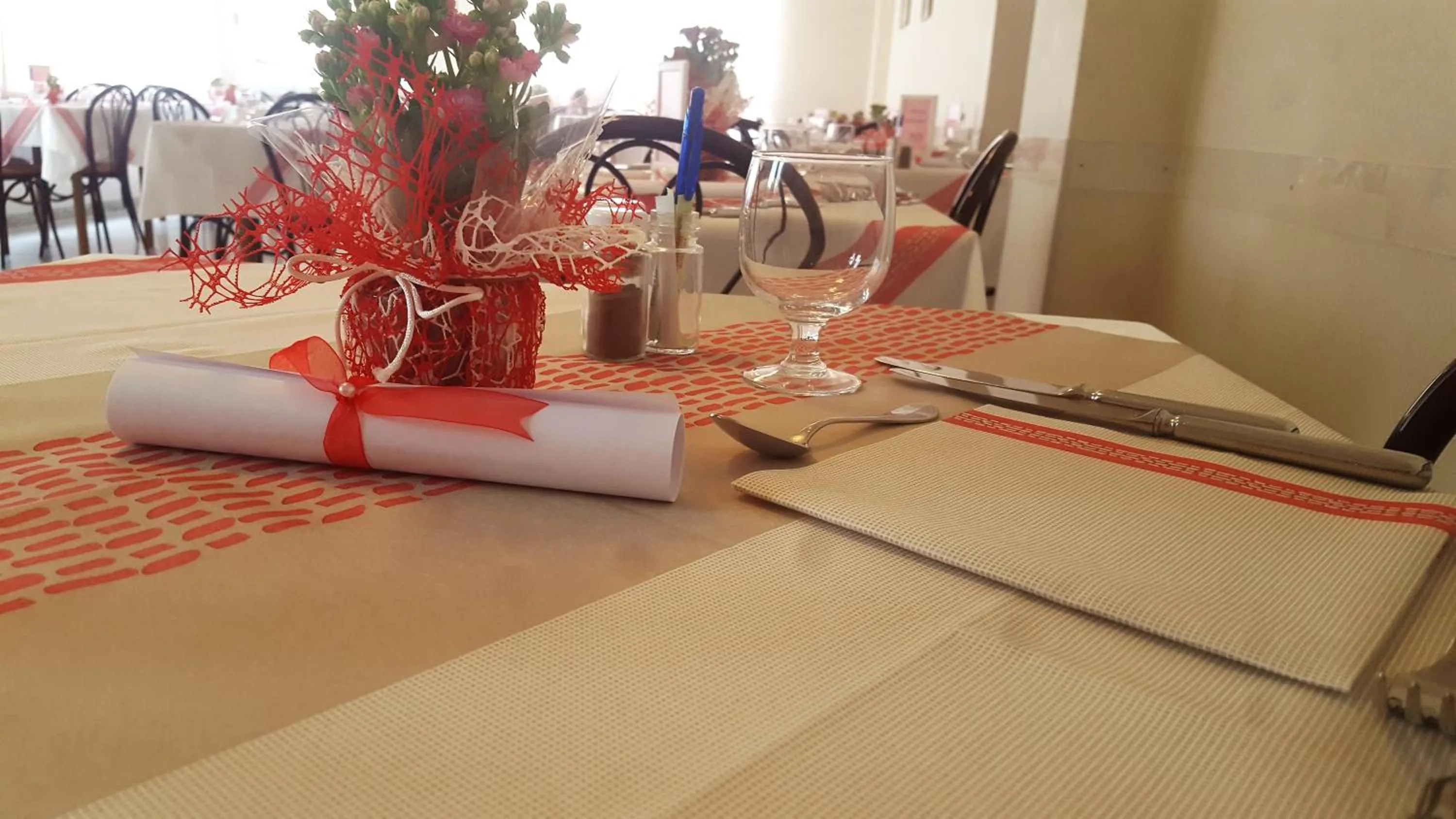 Restaurant/places to eat in Albergo Sabrina