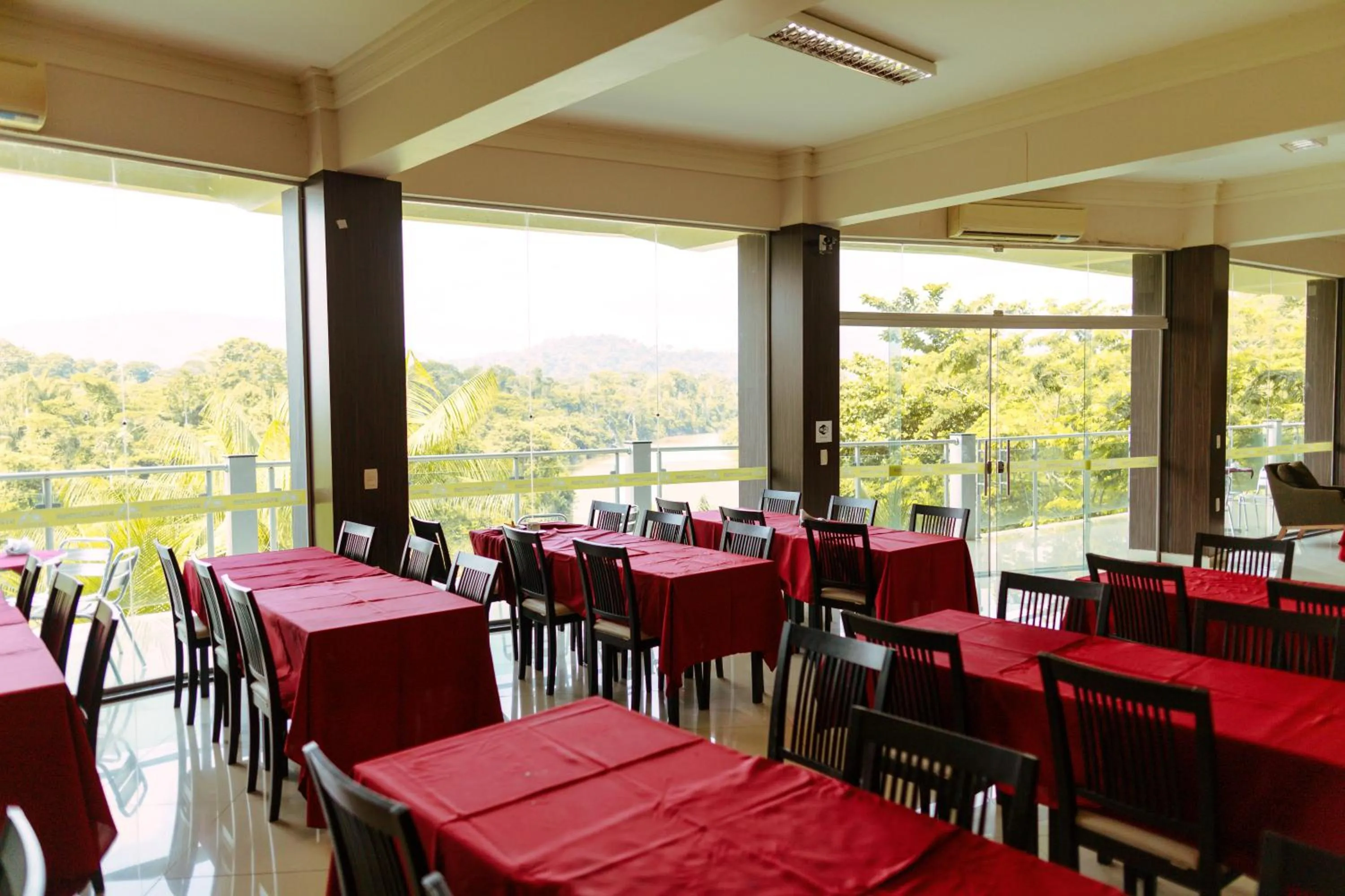 Restaurant/places to eat in Hotel Floresta do Carajas