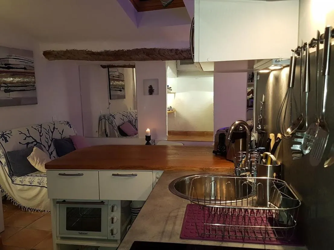 Kitchen or kitchenette in Suquet26