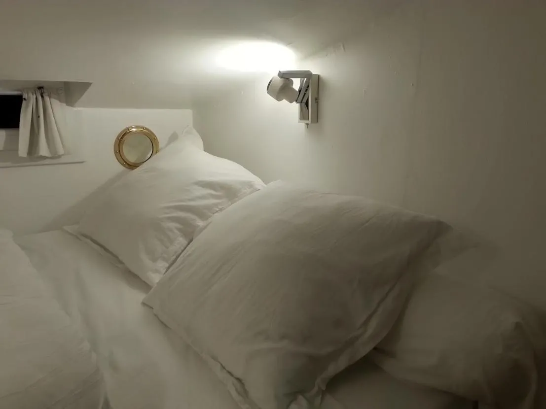 Bedroom, Bed in Suquet26