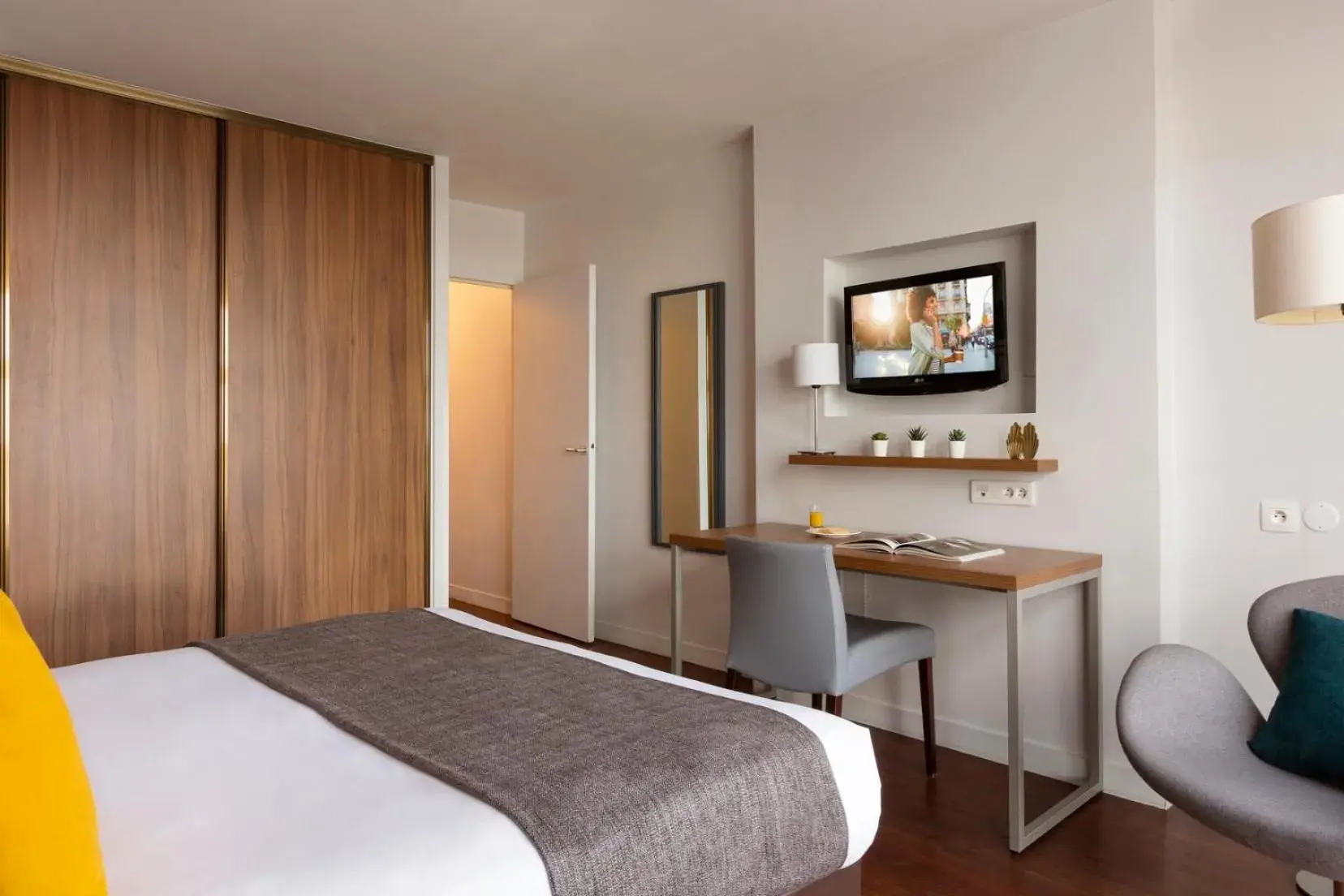 Bedroom, Bed in Citadines City Centre Lille Bedroom, Bed in Citadines City Centre Lille