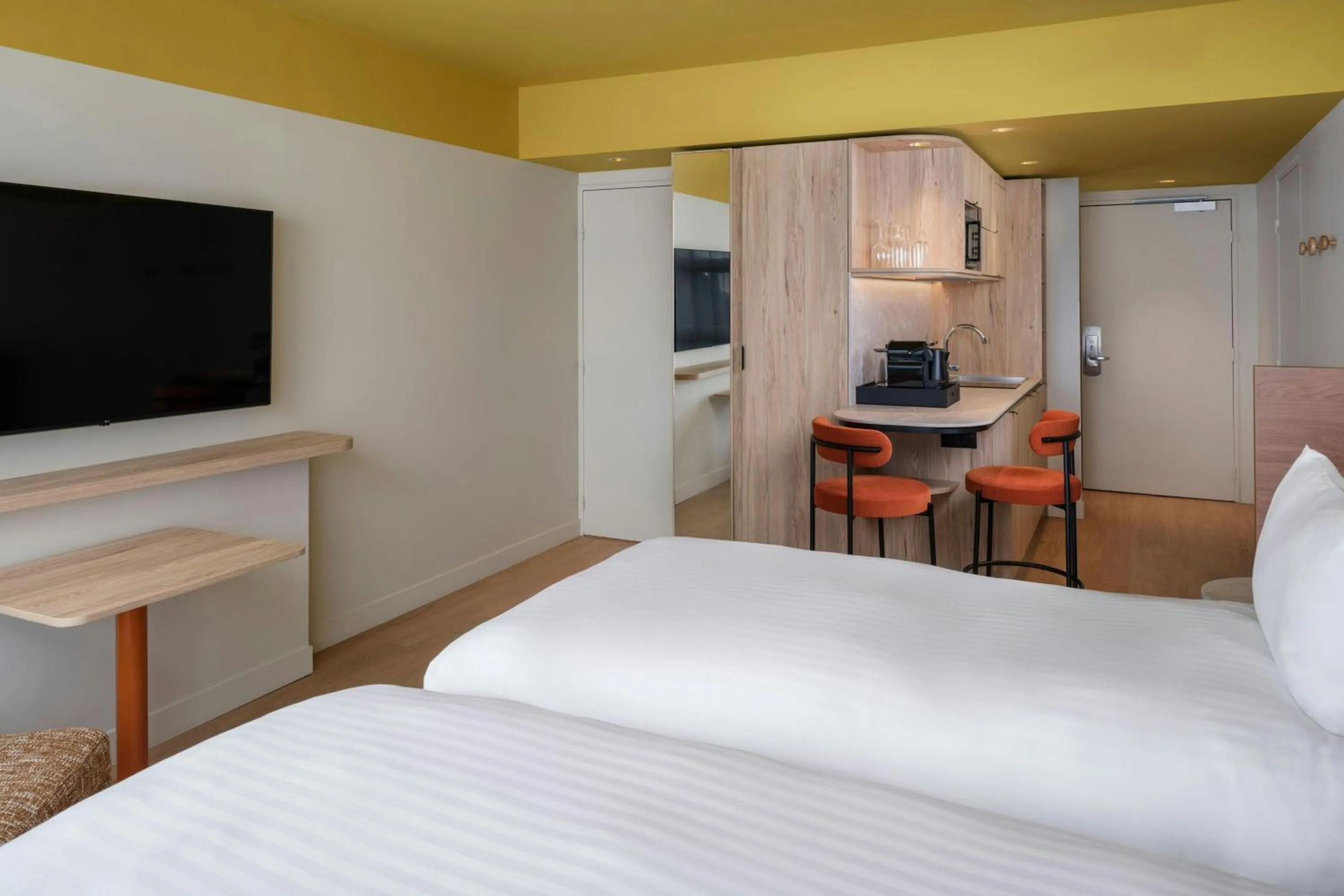 Photo of the whole room, Bed in Residence Inn by Marriott Lille