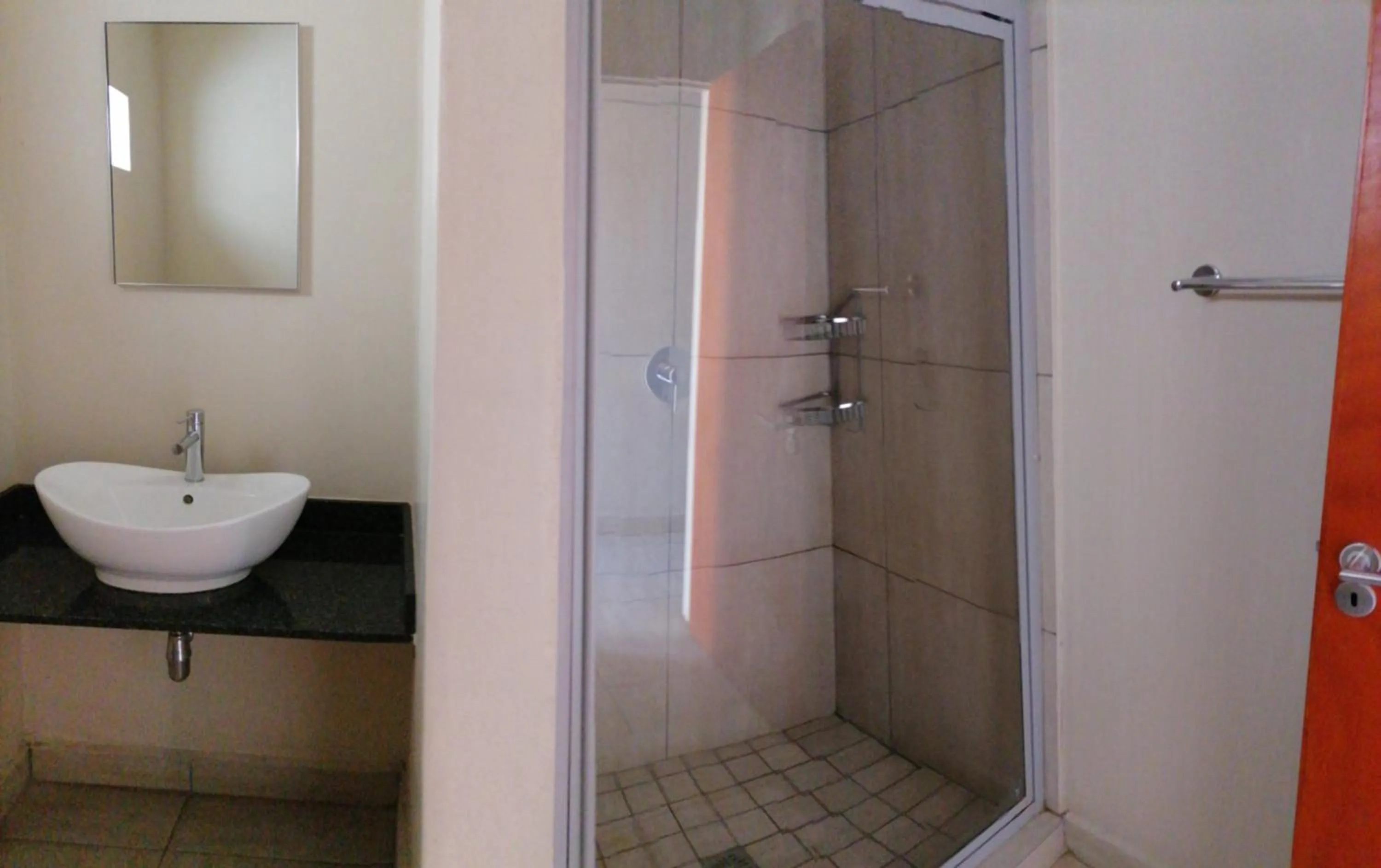 Shower in Pofadder Inn