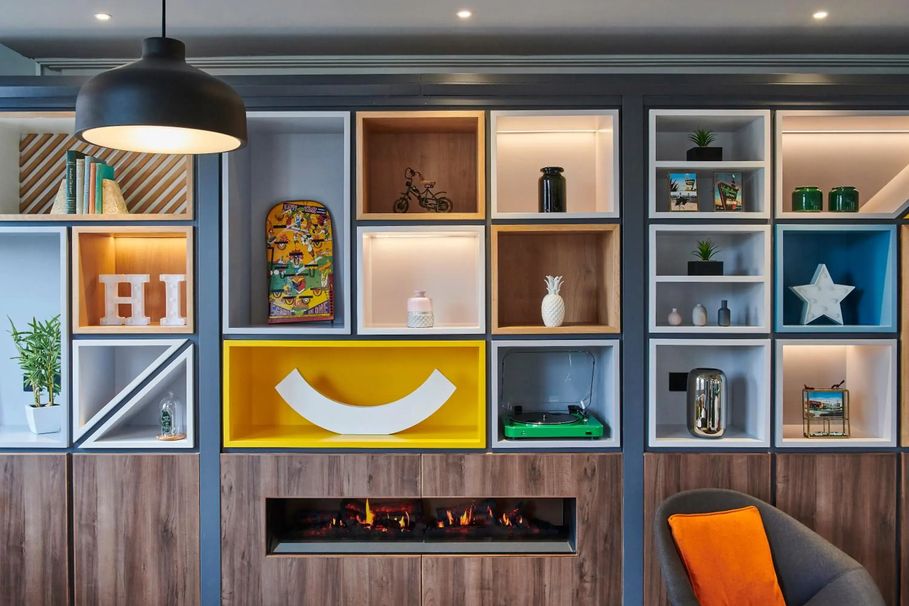 Lobby or reception in Holiday Inn Belfast by IHG Lobby or reception in Holiday Inn Belfast by IHG