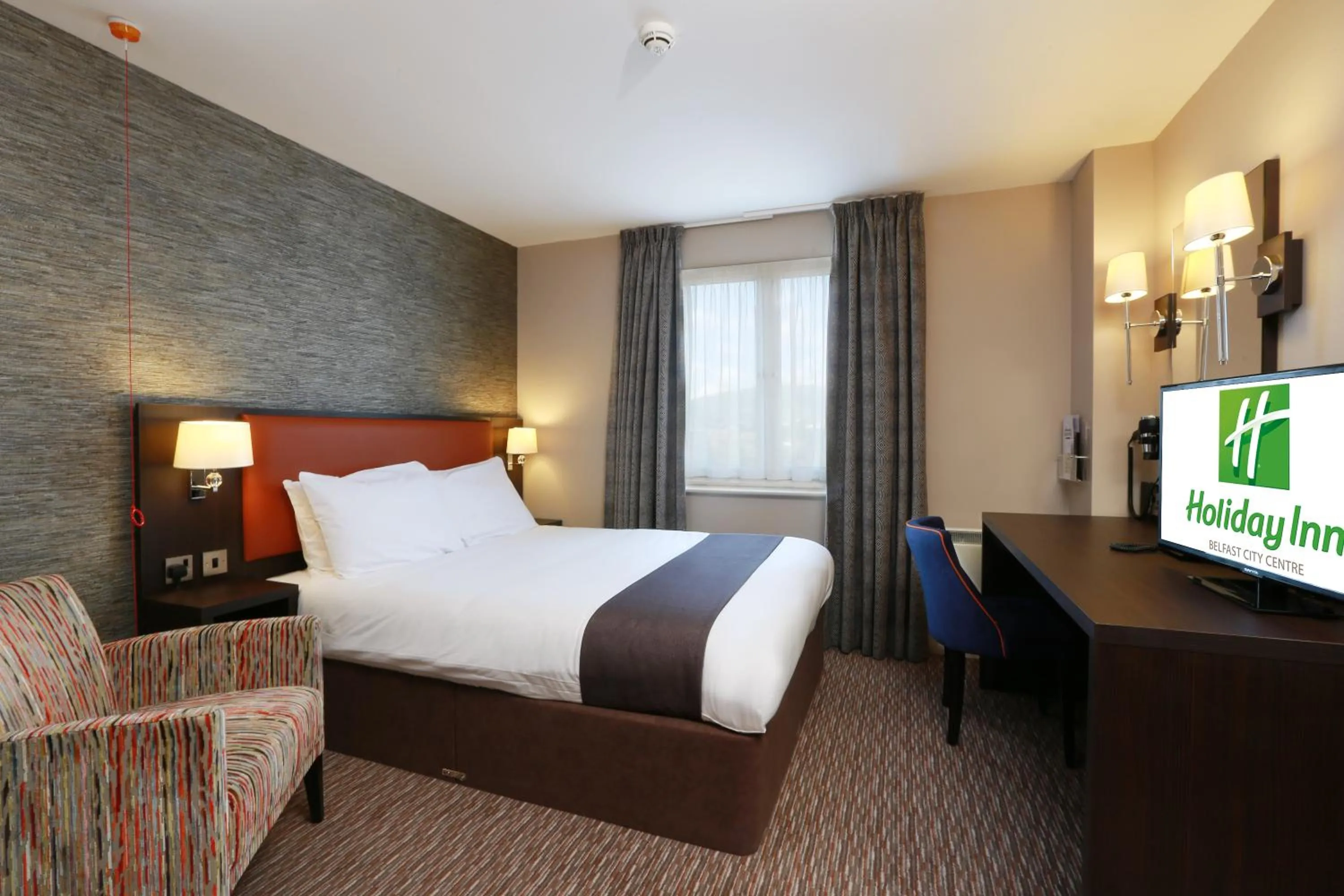 Bedroom, Bed in Holiday Inn Belfast by IHG
