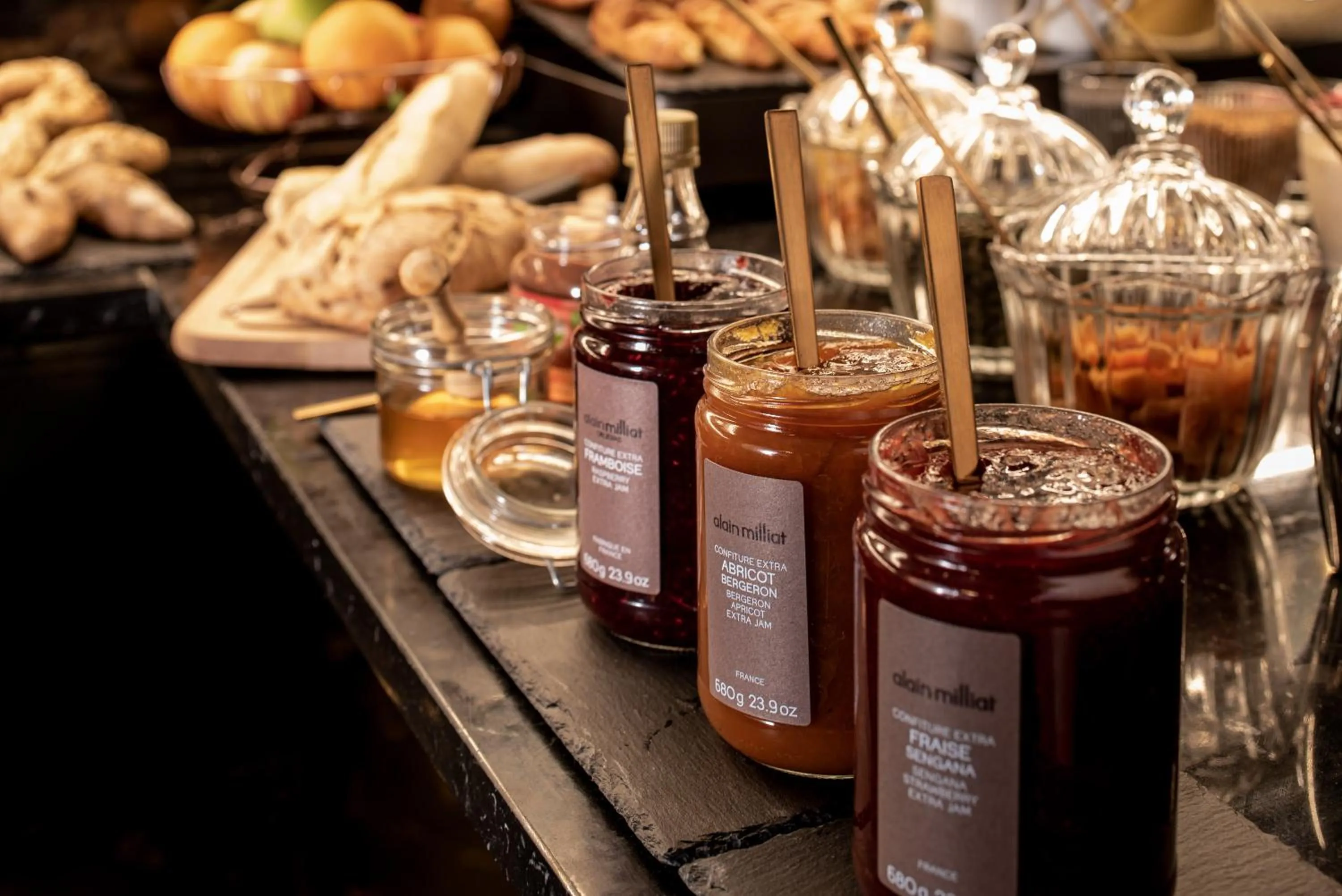 Food and drinks in Maison Nabis by HappyCulture