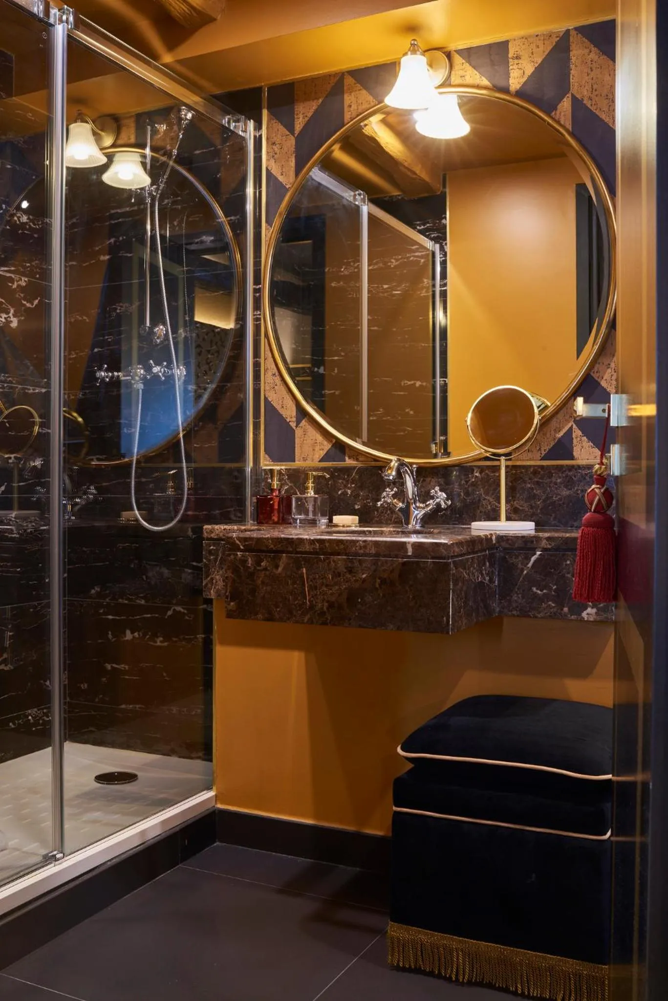 Shower in Maison Nabis by HappyCulture