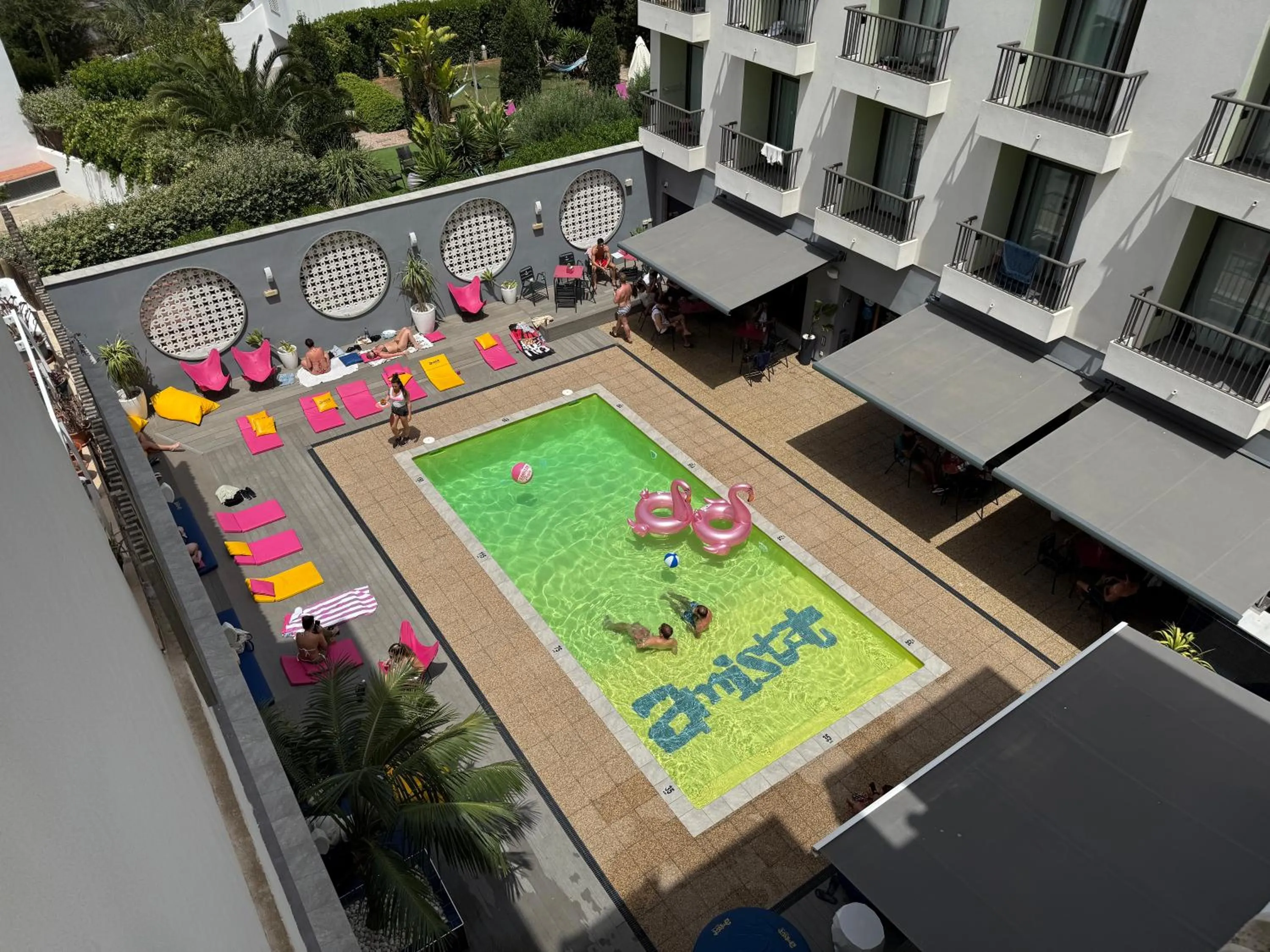 Property building in AMISTAT Island Hostel Ibiza - ALBERGUE JUVENIL