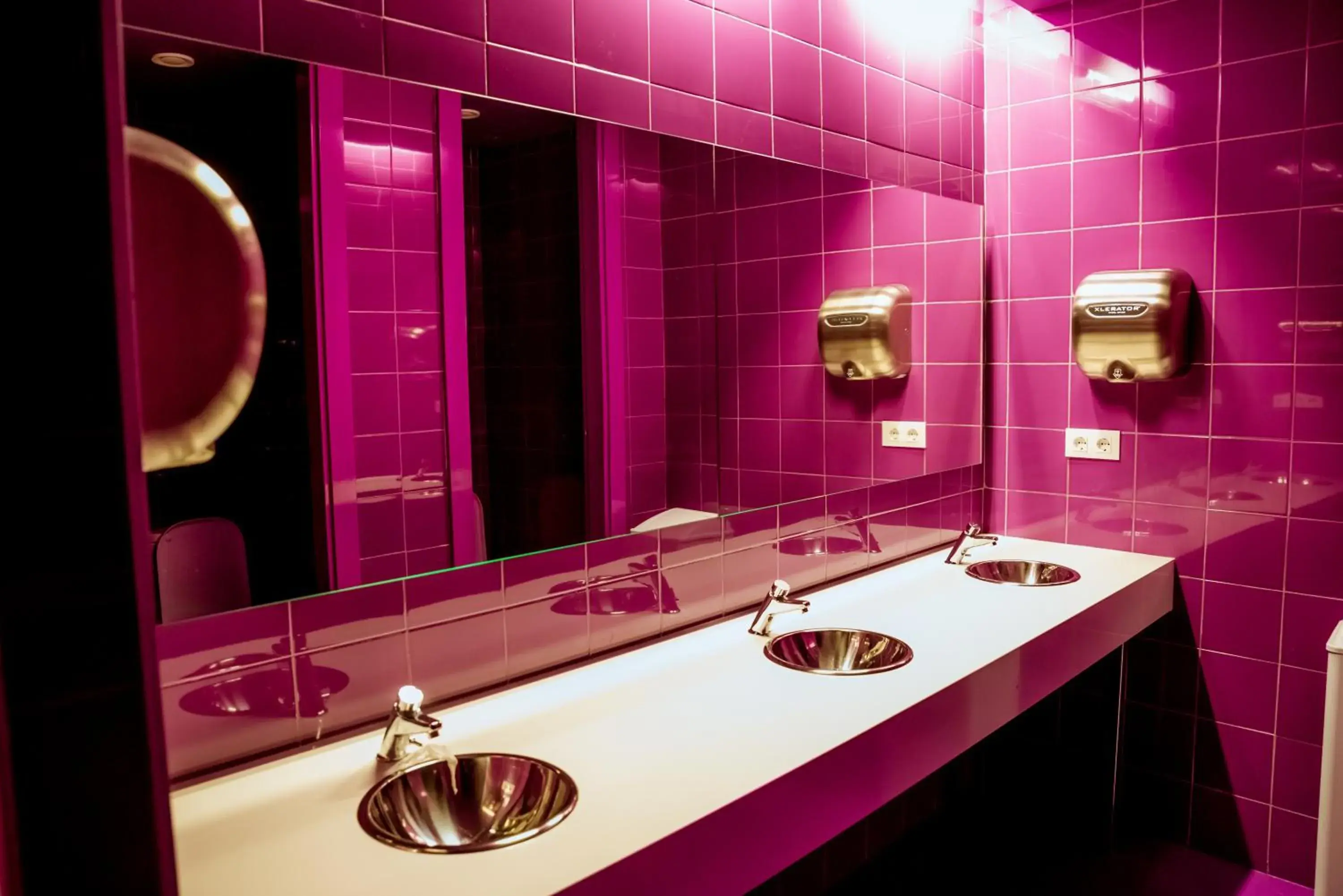 Bed in 10 MIXED Dorm - shared Bathroom in AMISTAT Island Hostel Ibiza - ALBERGUE JUVENIL Bed in 10 MIXED Dorm - shared Bathroom in AMISTAT Island Hostel Ibiza - ALBERGUE JUVENIL