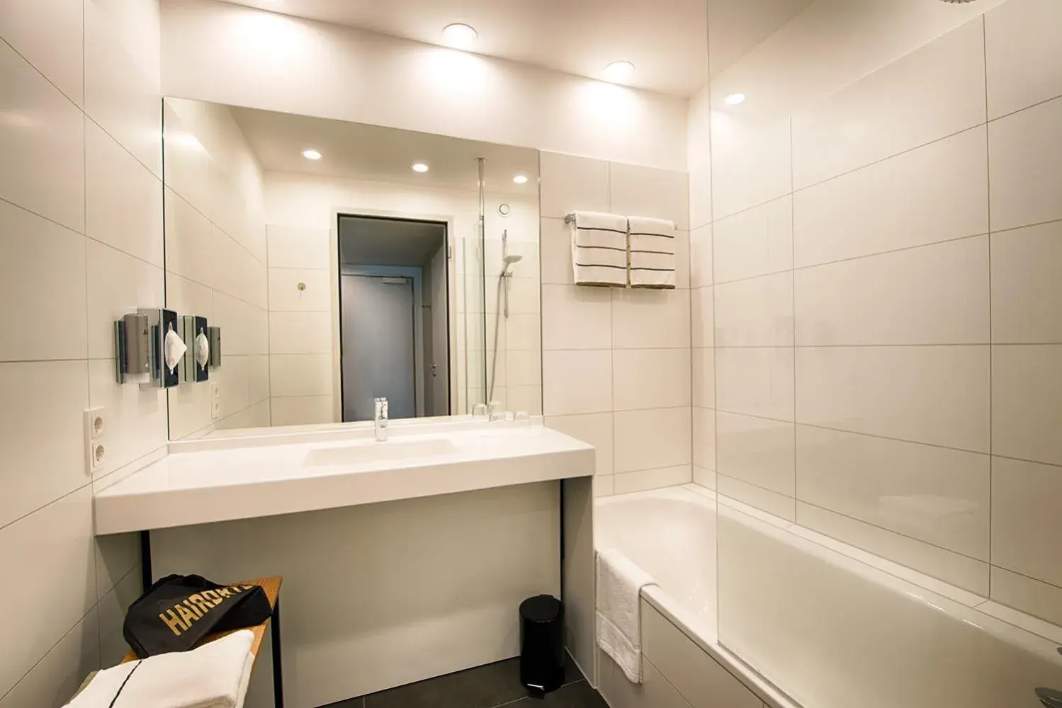 Bathroom in LOGINN Hotel Leipzig Bathroom in LOGINN Hotel Leipzig