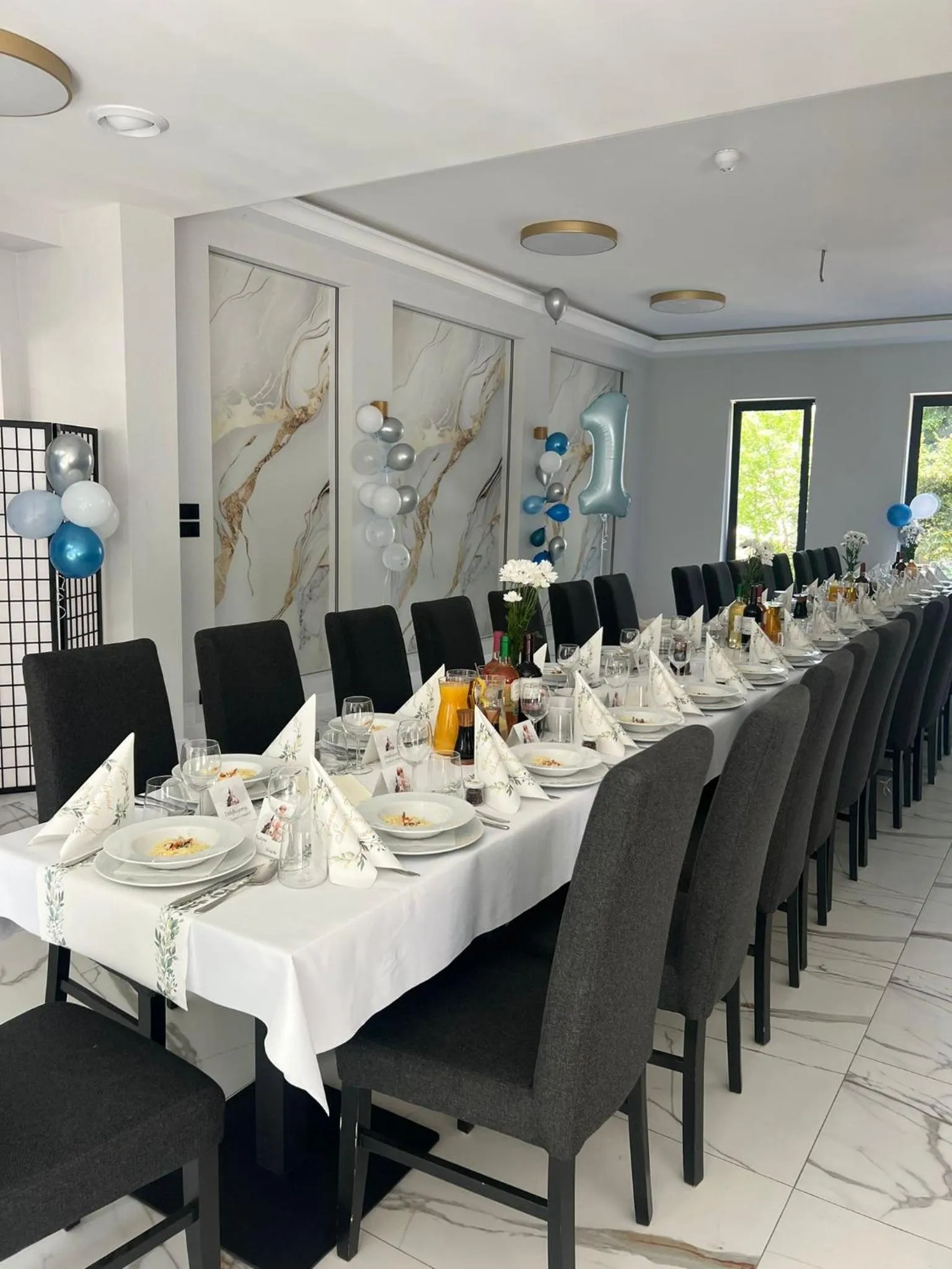 Hotel Lantier & Swimming Pool Zone