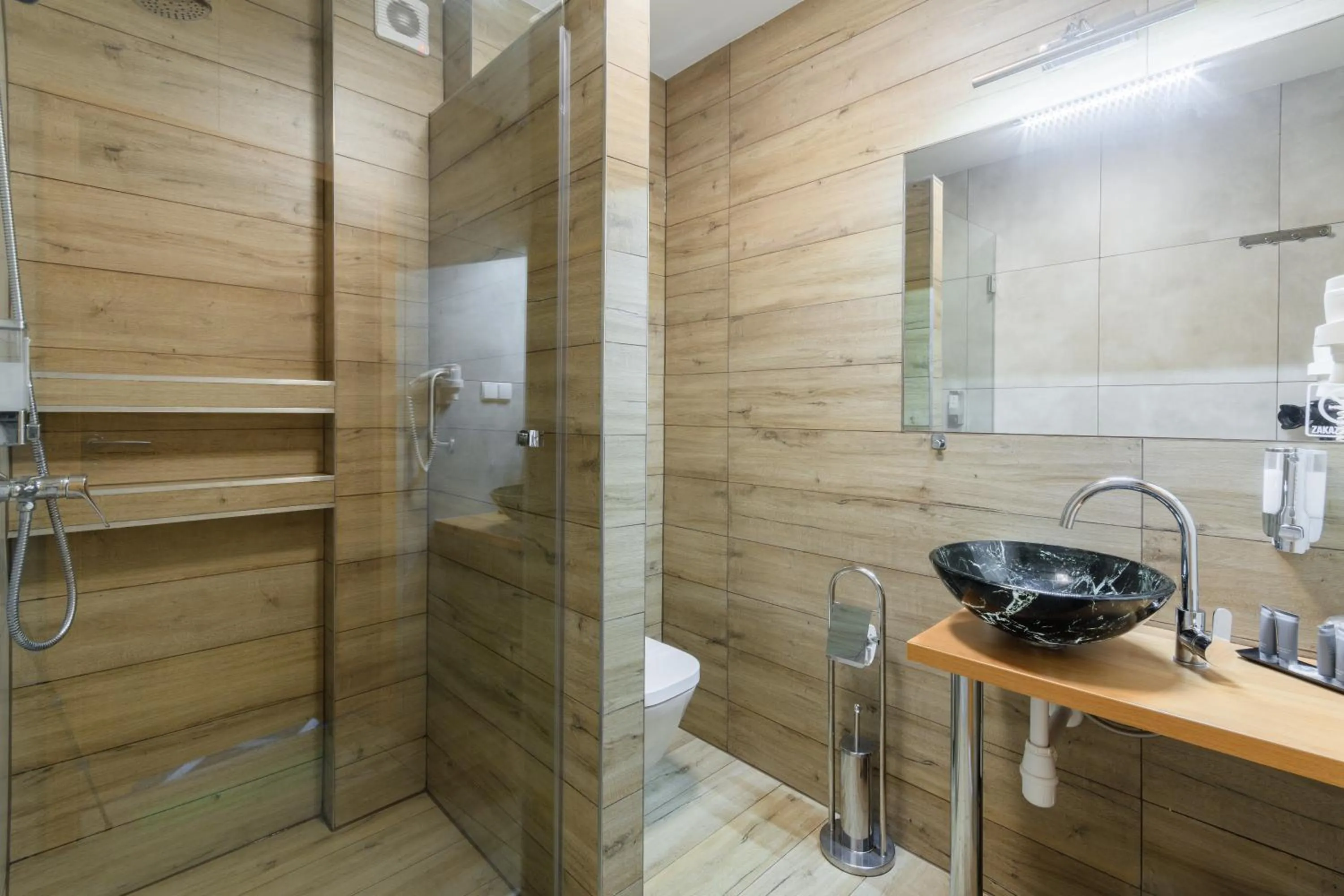 Hotel Lantier & Swimming Pool Zone