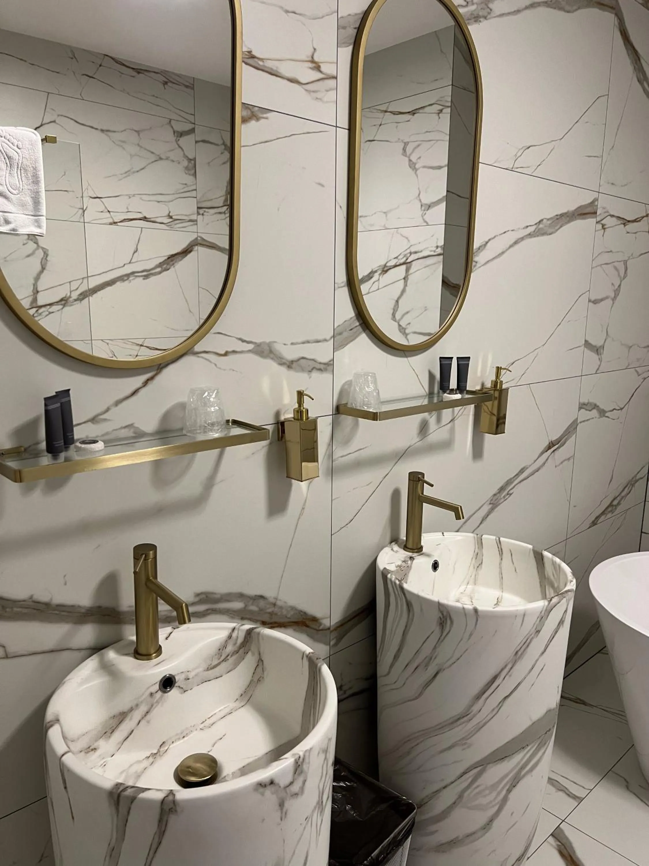 Hotel Lantier & Swimming Pool Zone