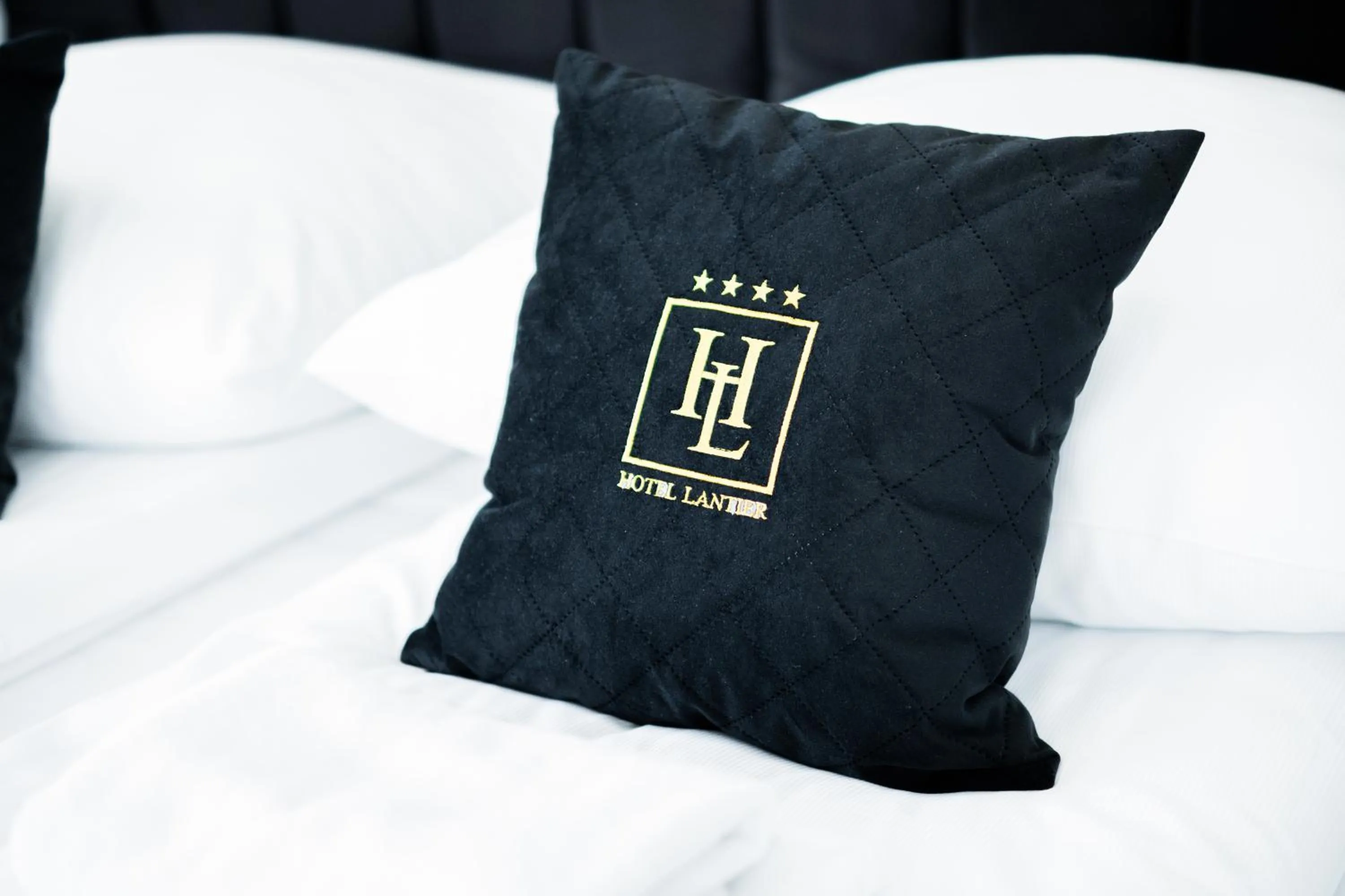 Hotel Lantier & Swimming Pool Zone