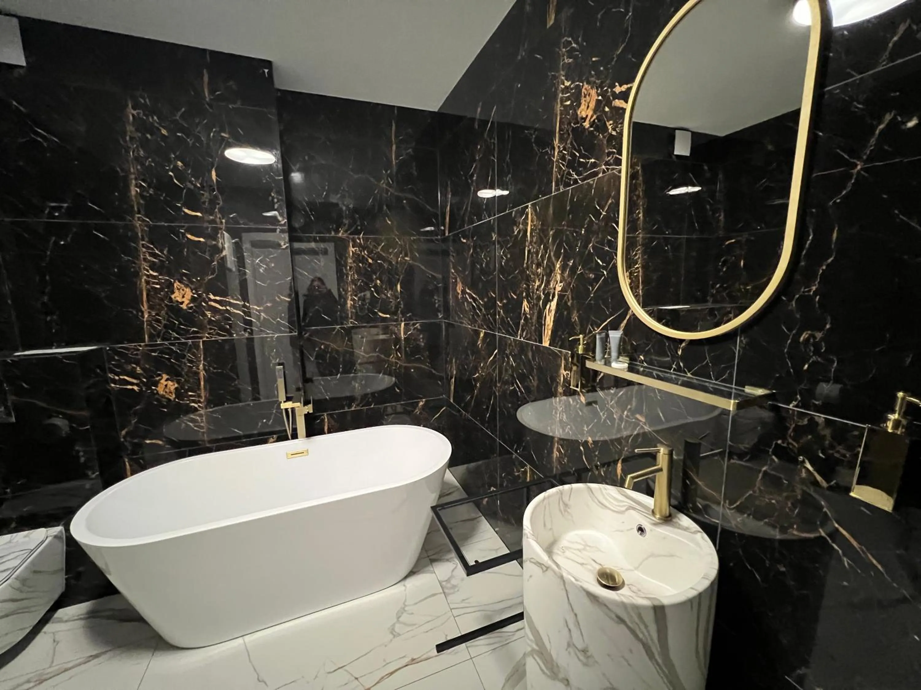 Hotel Lantier & Swimming Pool Zone