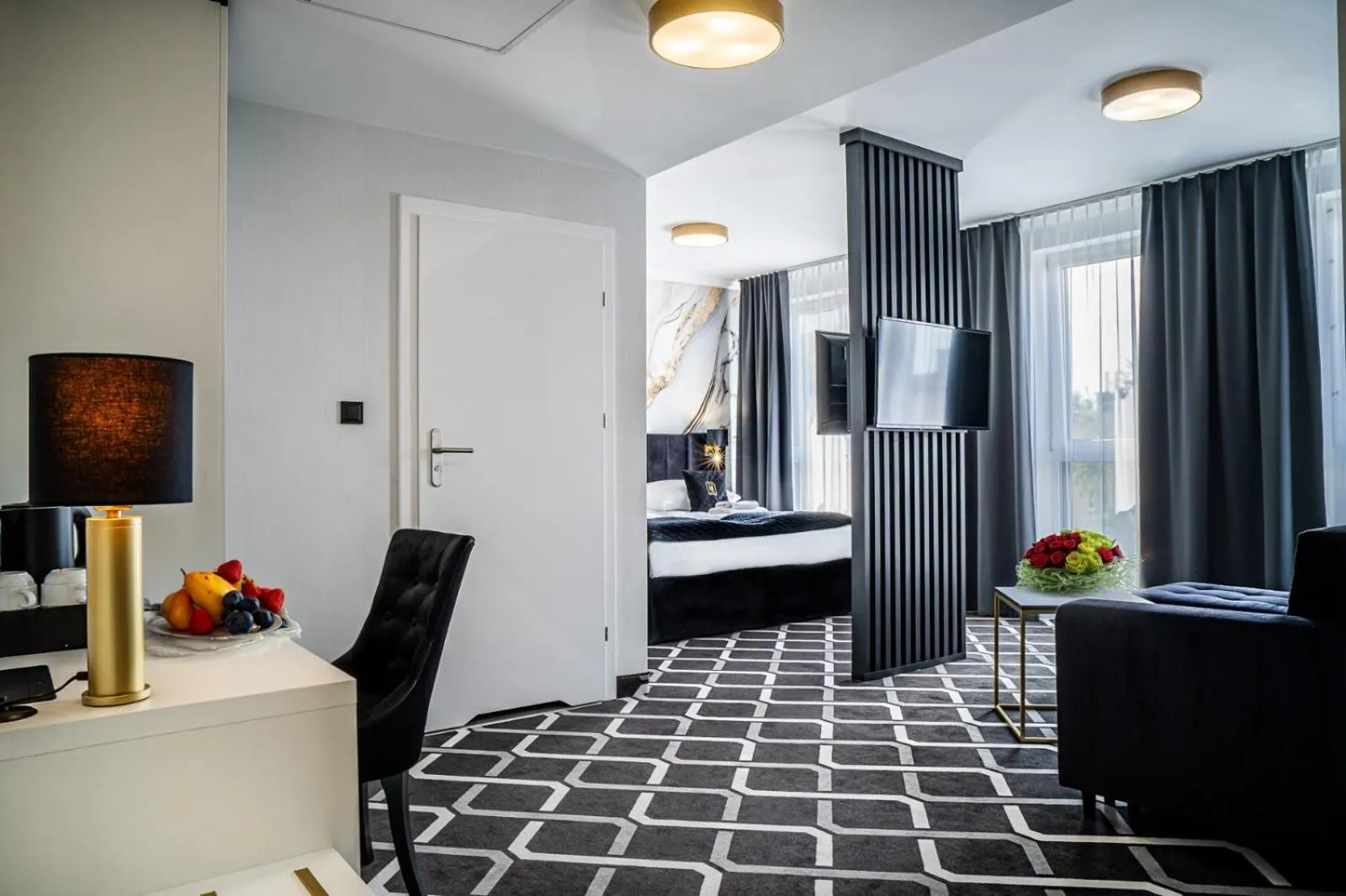 Bed in Hotel Lantier & Swimming Pool Zone