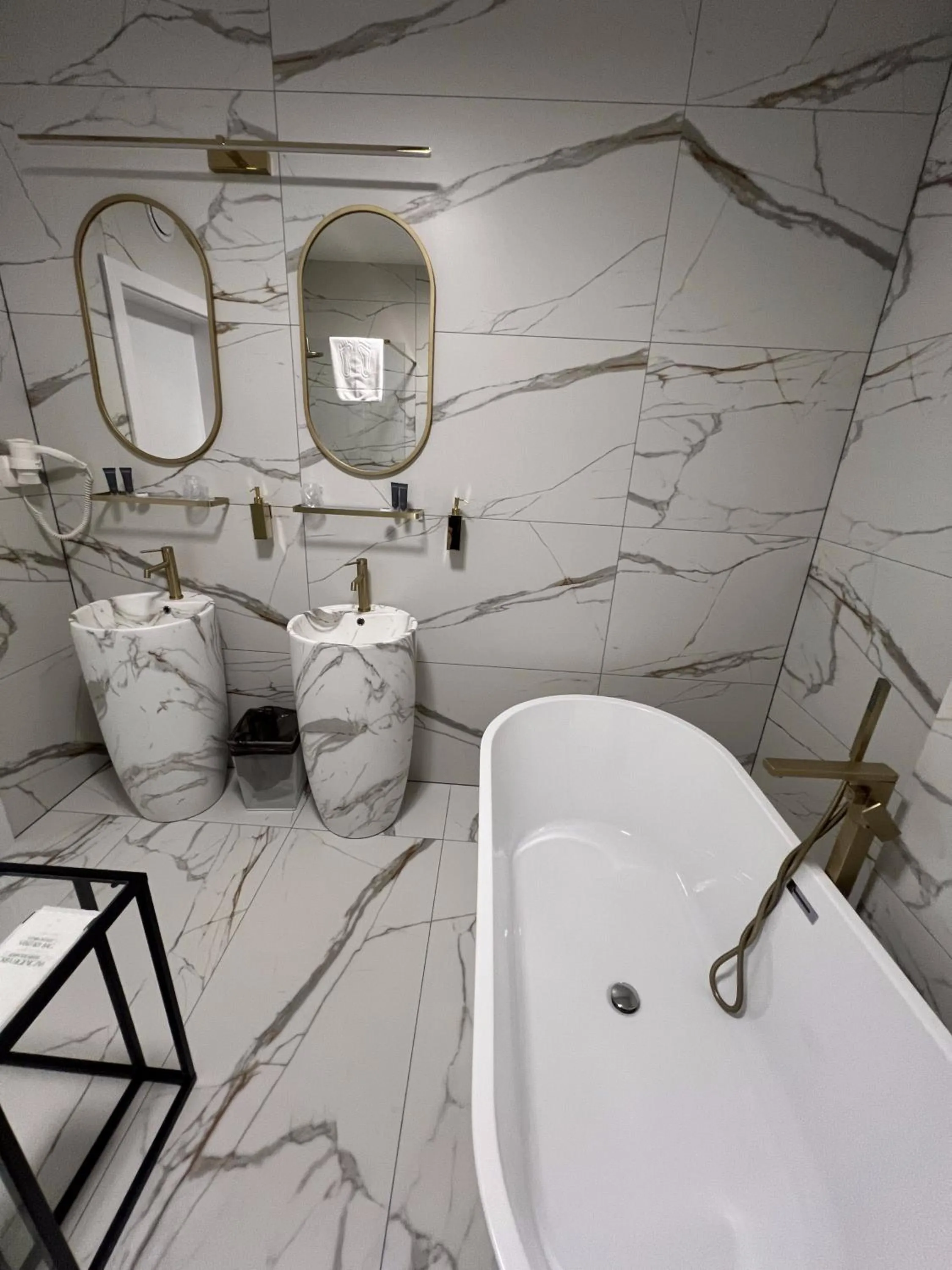 Hotel Lantier & Swimming Pool Zone