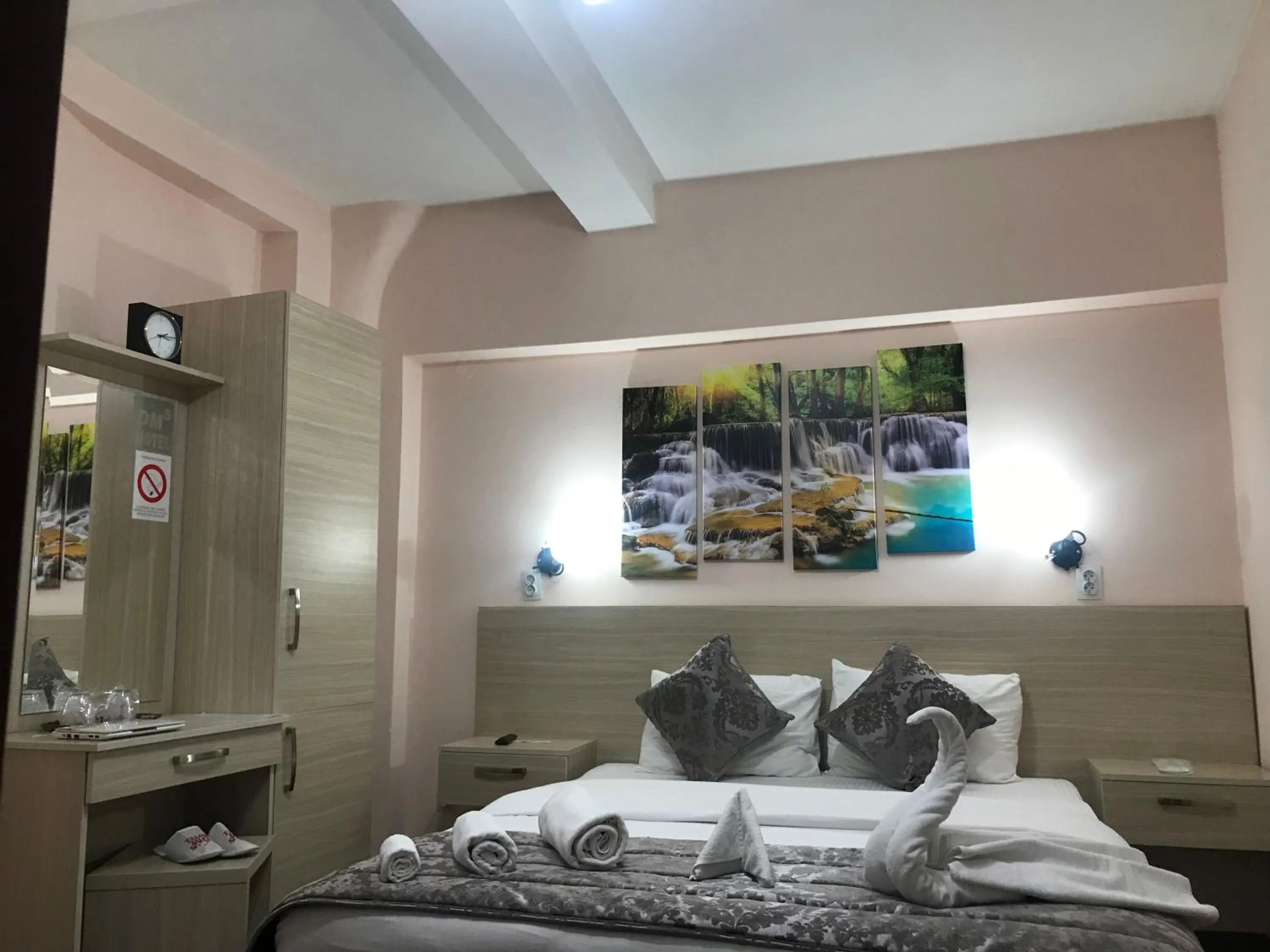 Decorative detail, Bed in Prenociste&Restoran DM