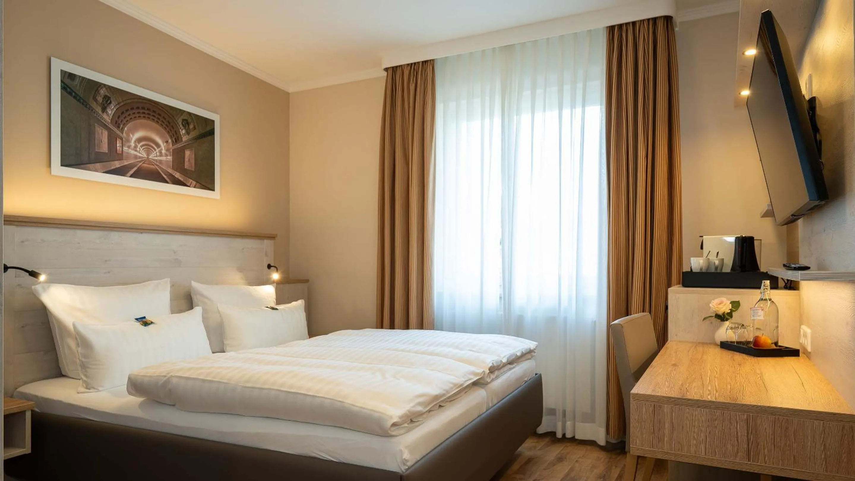 Bed in Boutique Hotel Rosengarten Hamburg