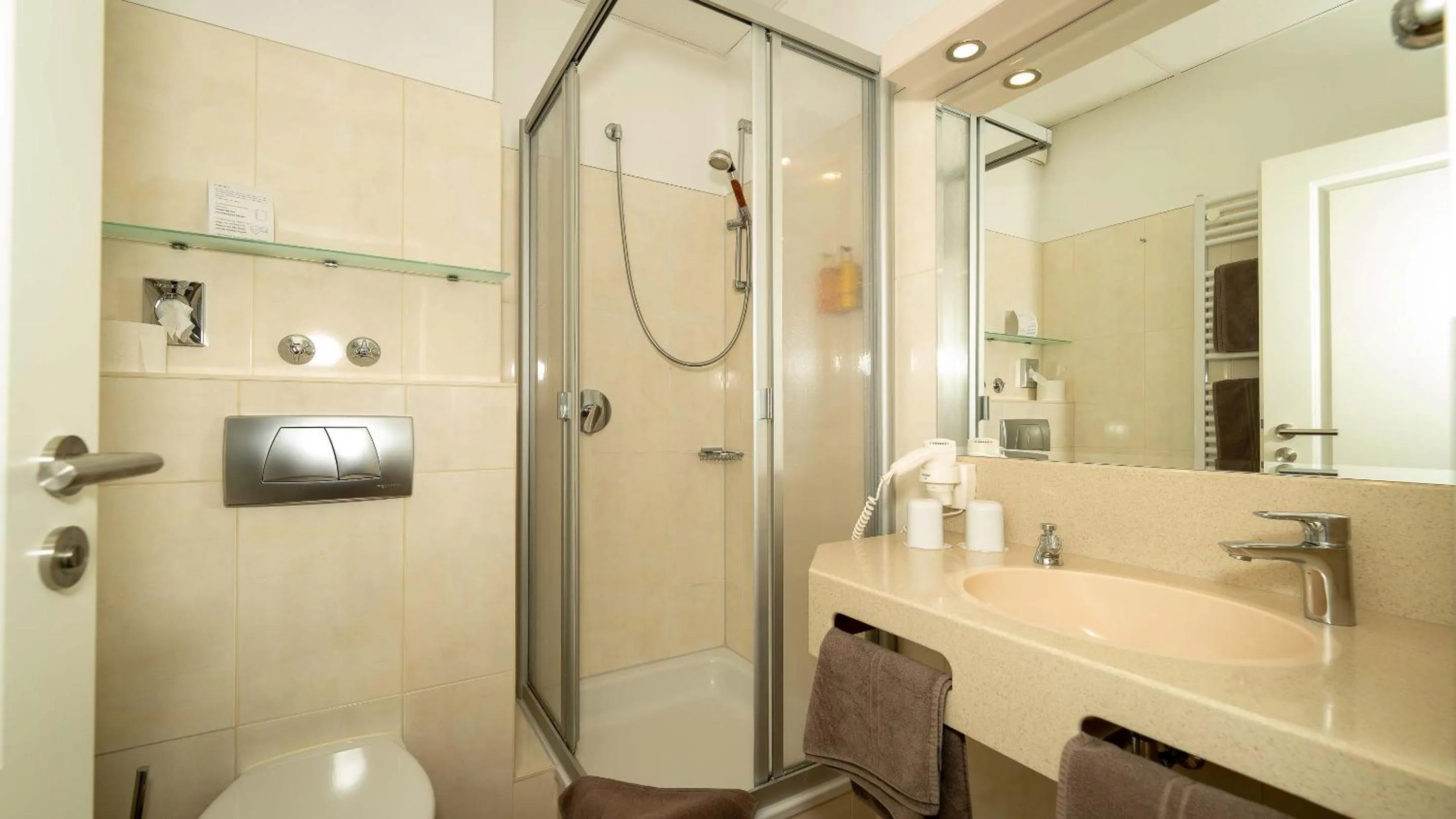 Shower in Boutique Hotel Rosengarten Hamburg