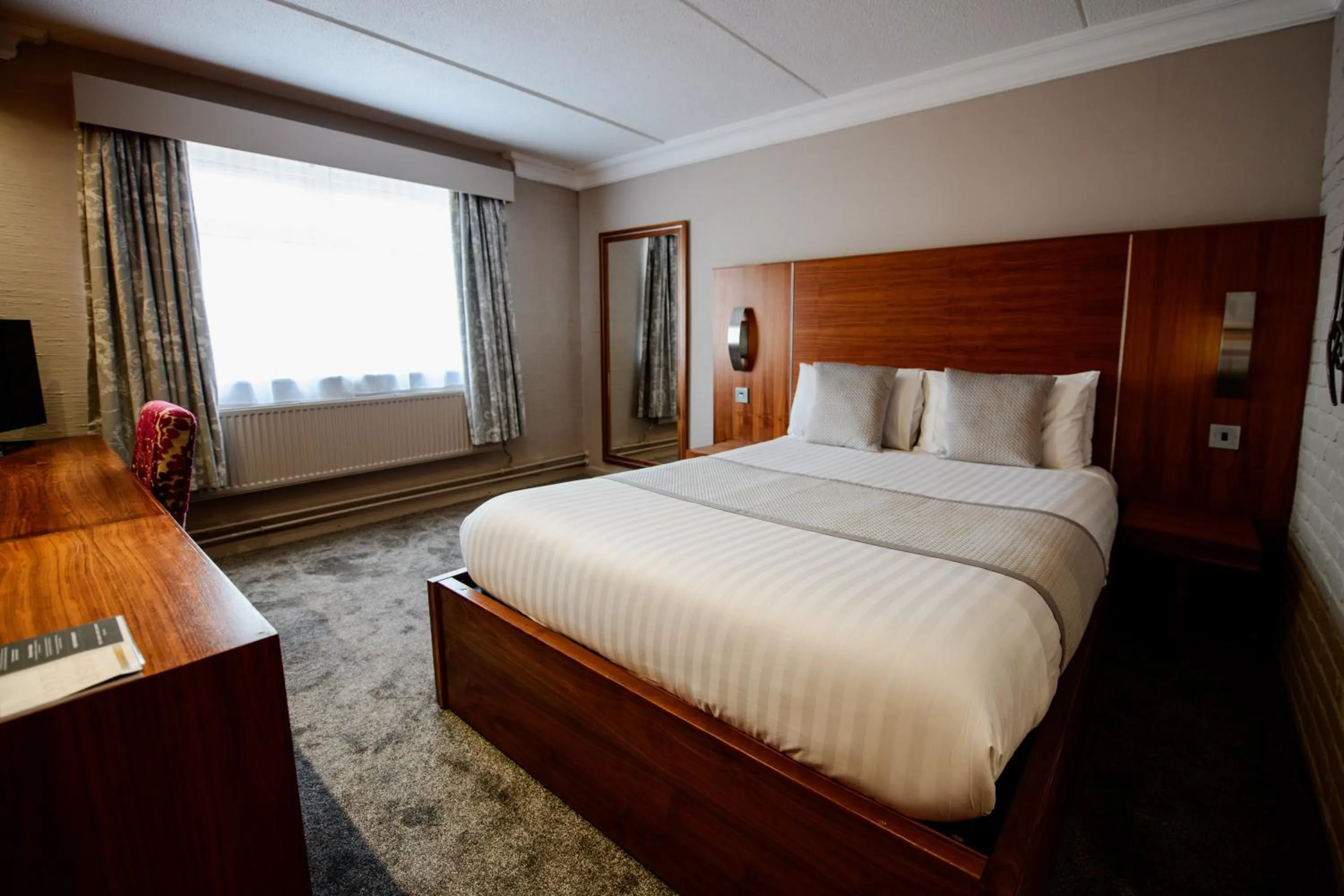 Bed in The Crown Hotel Bawtry-Doncaster