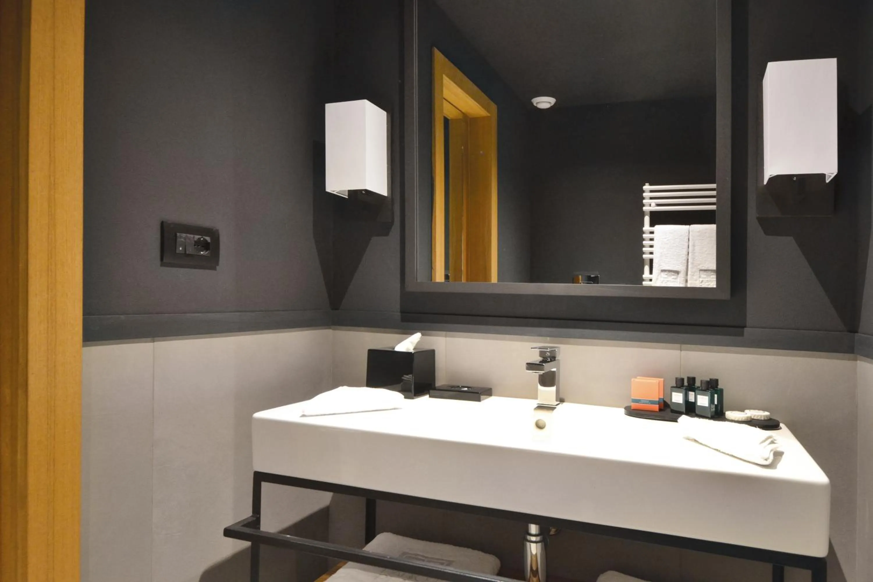 Bathroom in Parioli Place B&B