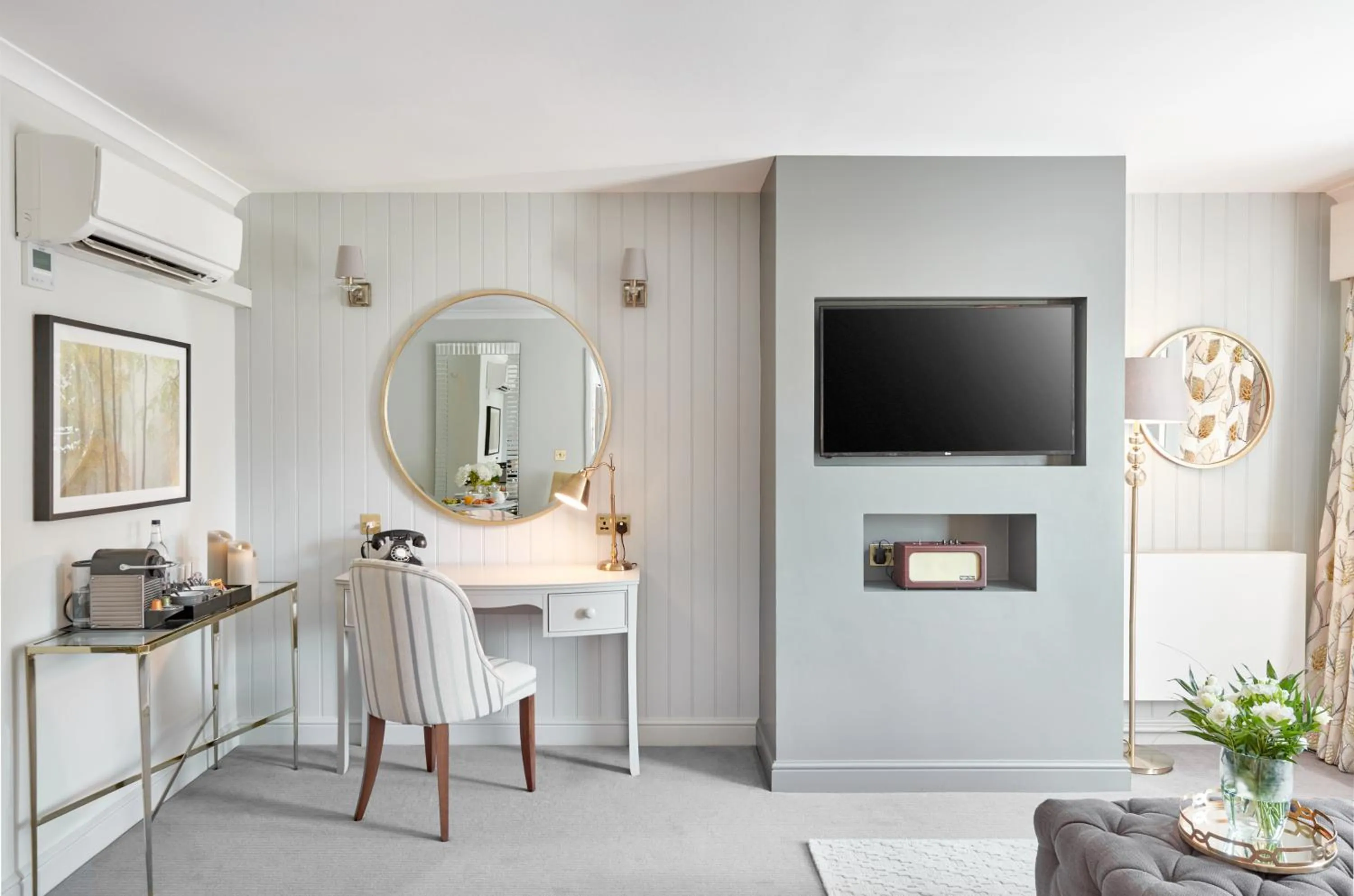 TV and multimedia in Burnham Beeches Hotel & Spa