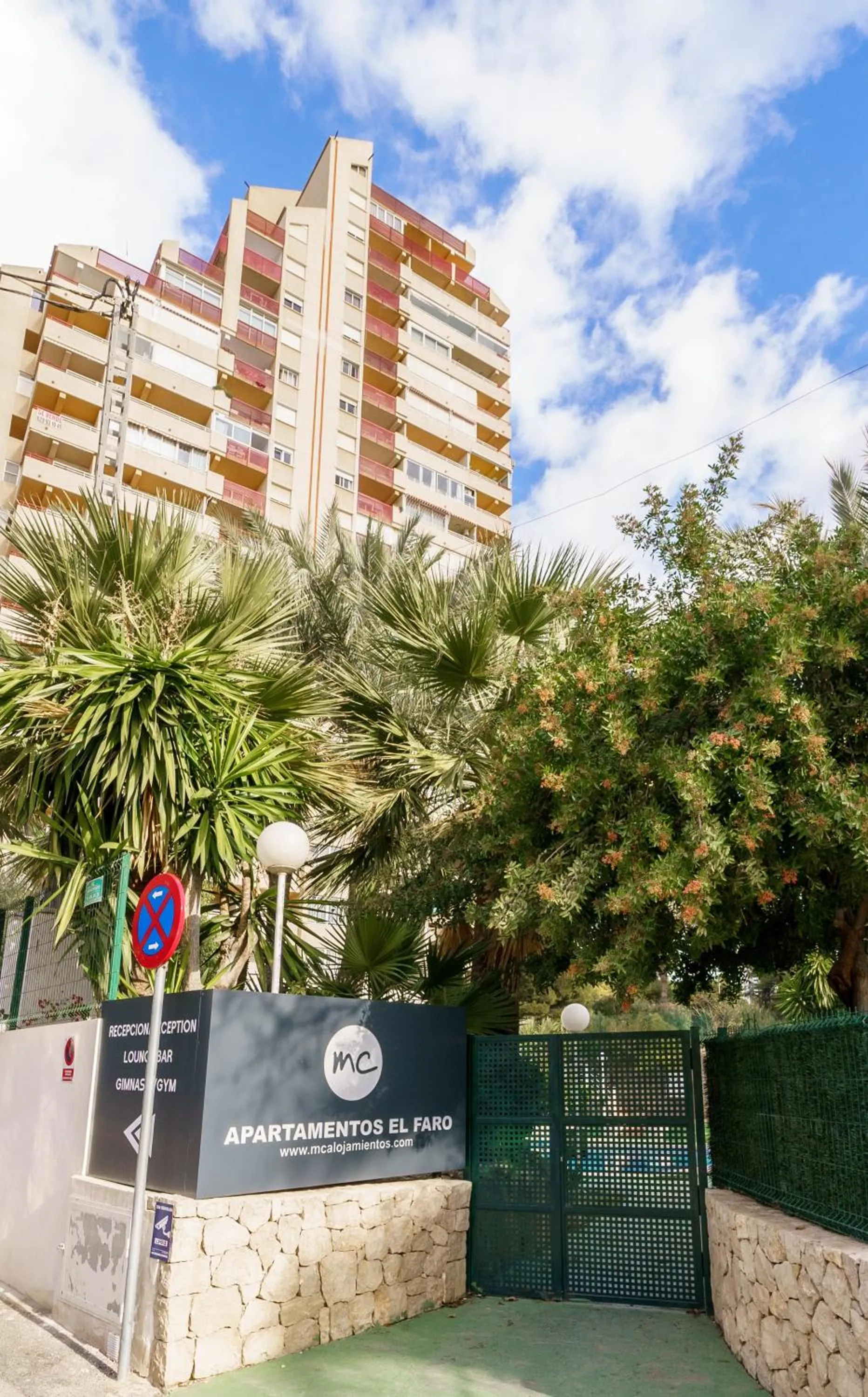 Property building in Apartamentos El Faro By Mc