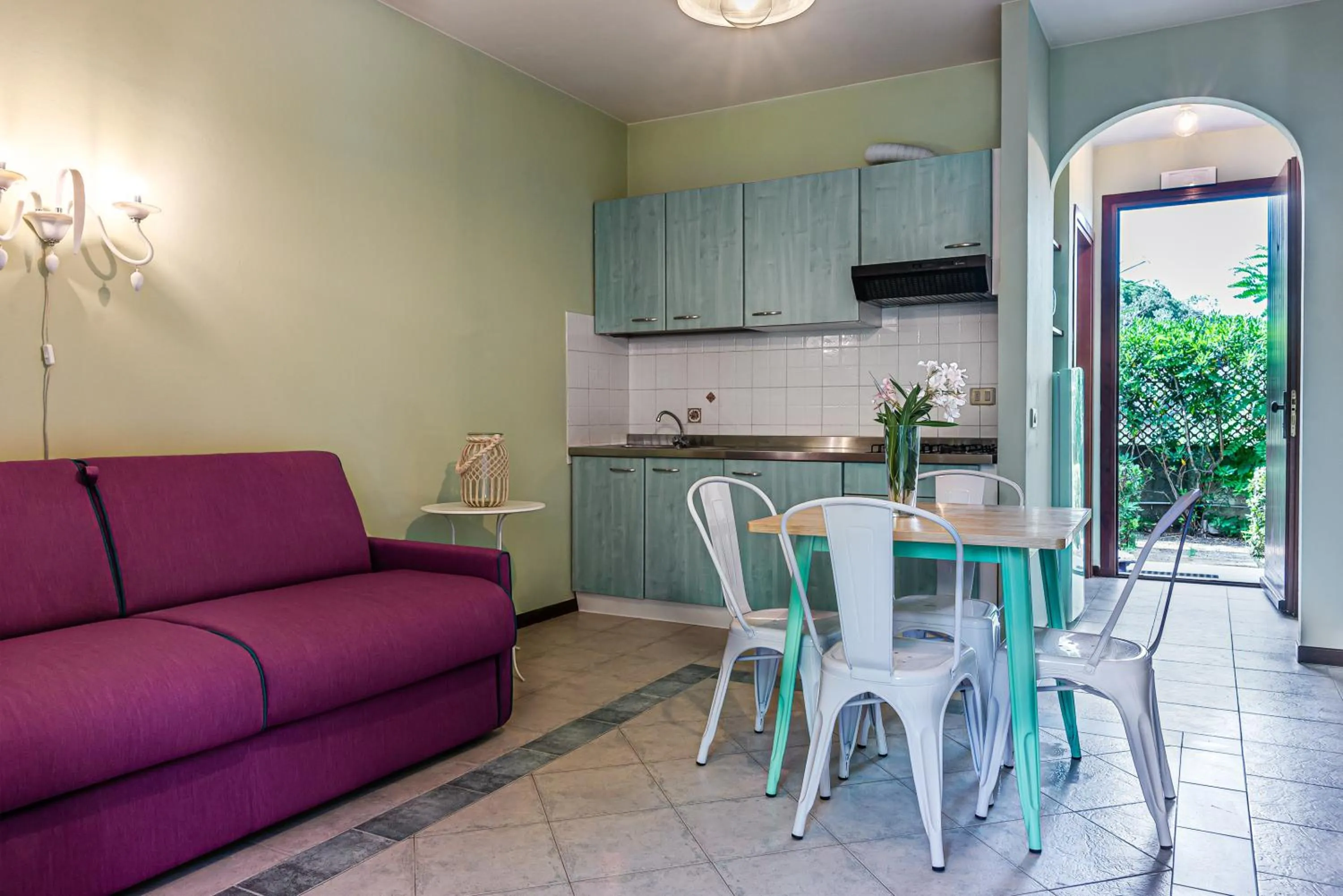 Kitchen or kitchenette in Oleandri Suite Hotel