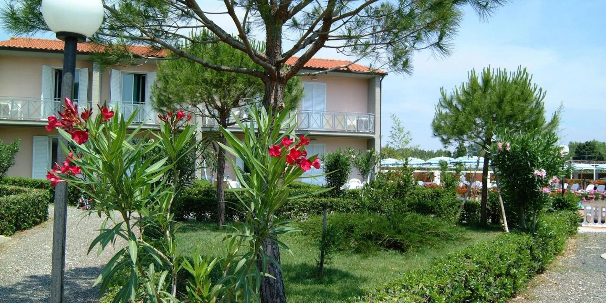Garden in Oleandri Suite Hotel
