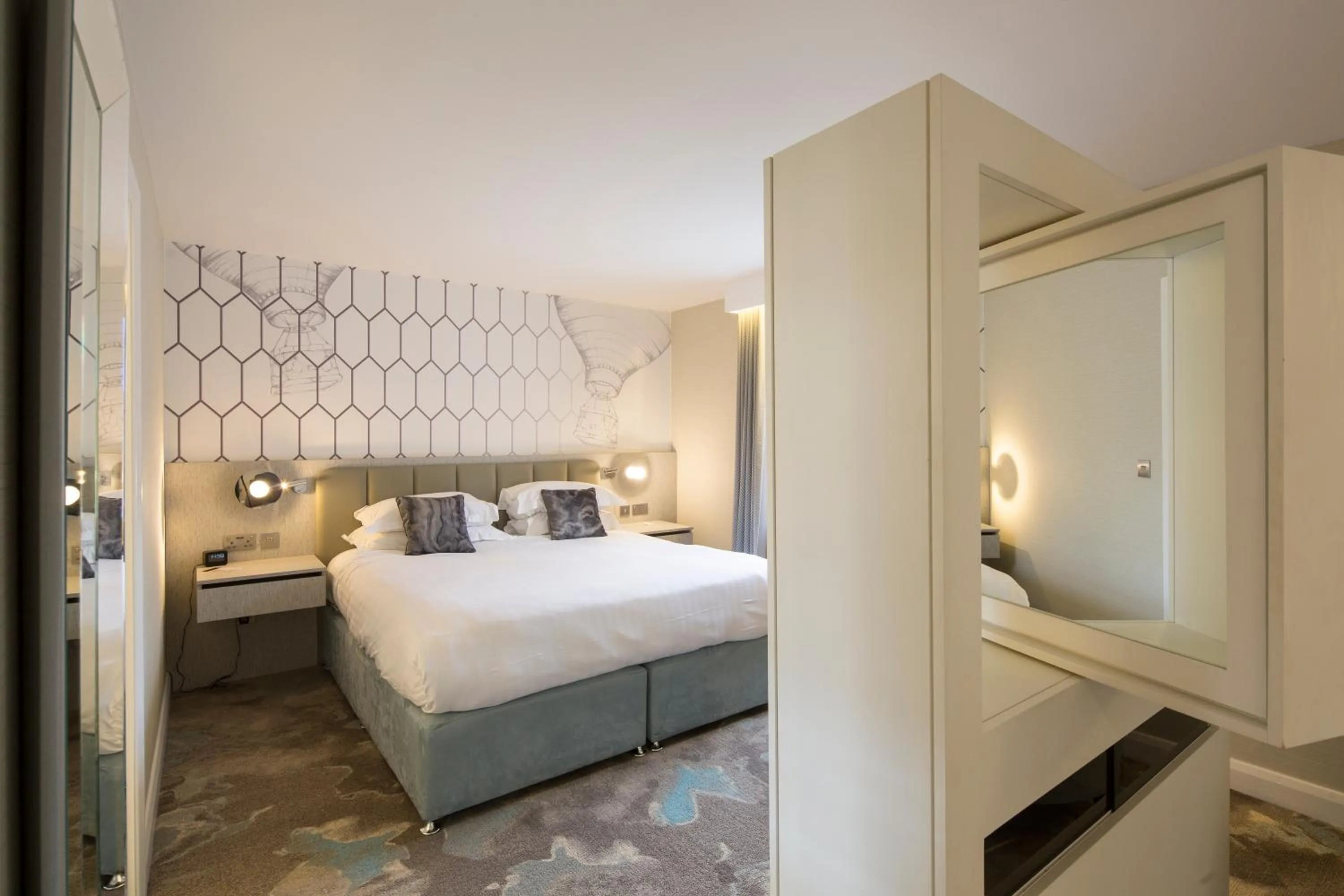 Bedroom, Bed in DoubleTree by Hilton Chester