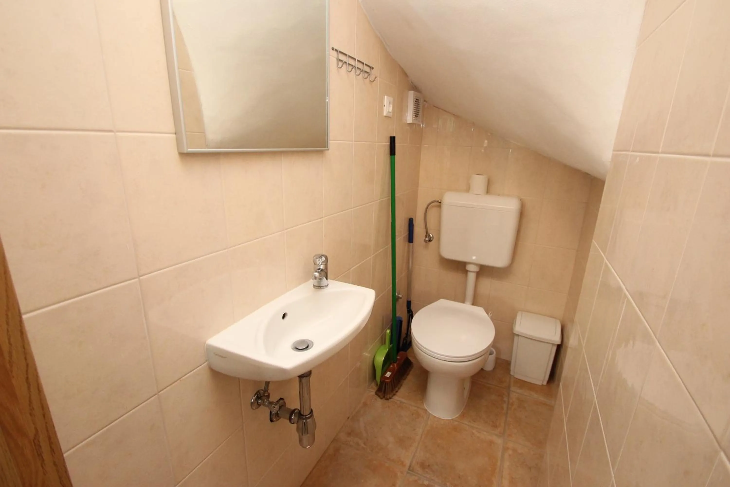 Toilet in Holiday Home Vinkovic