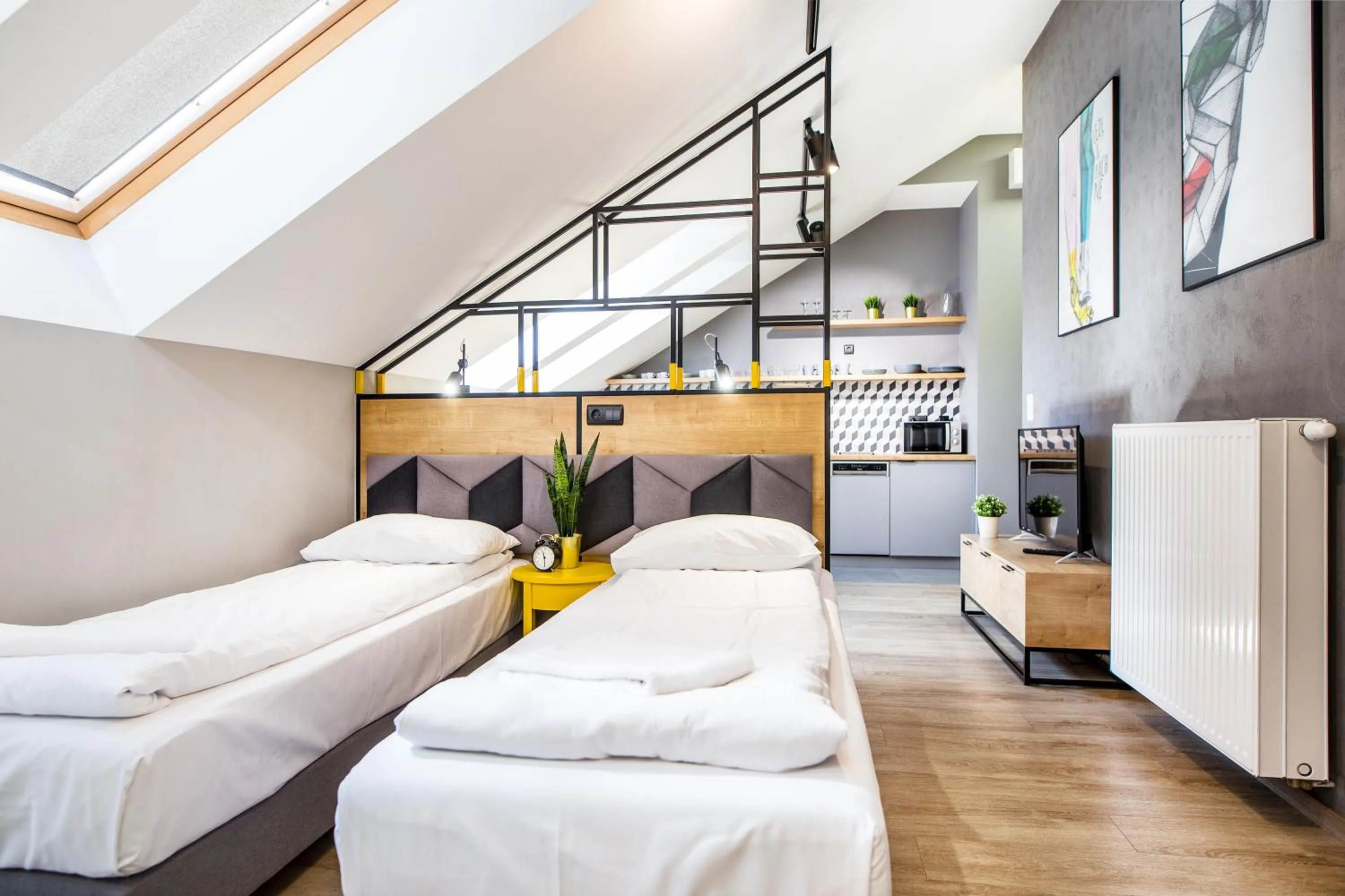 Bed in Cracow Rentals Zacisze