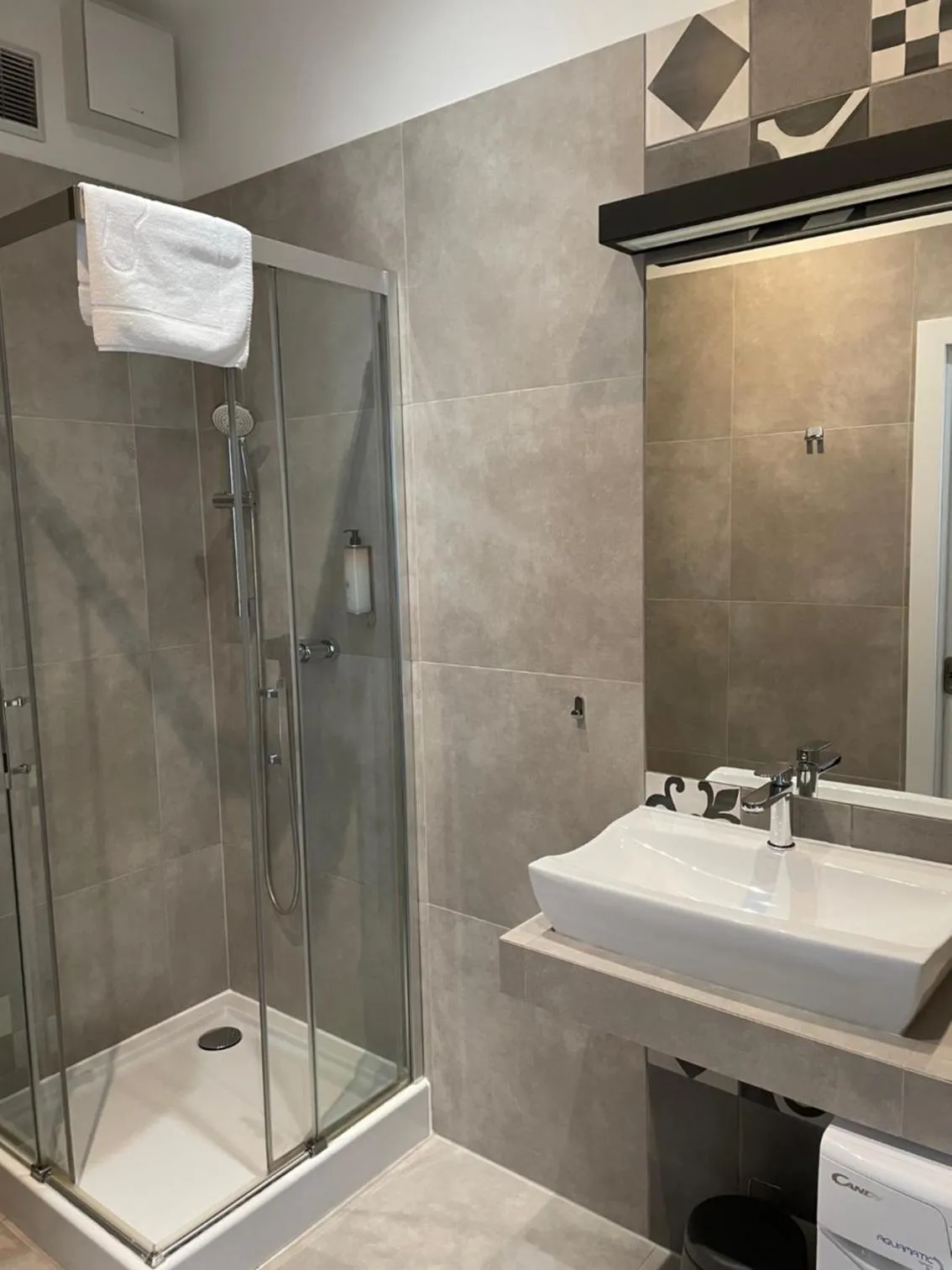 Shower in Cracow Rentals Zacisze