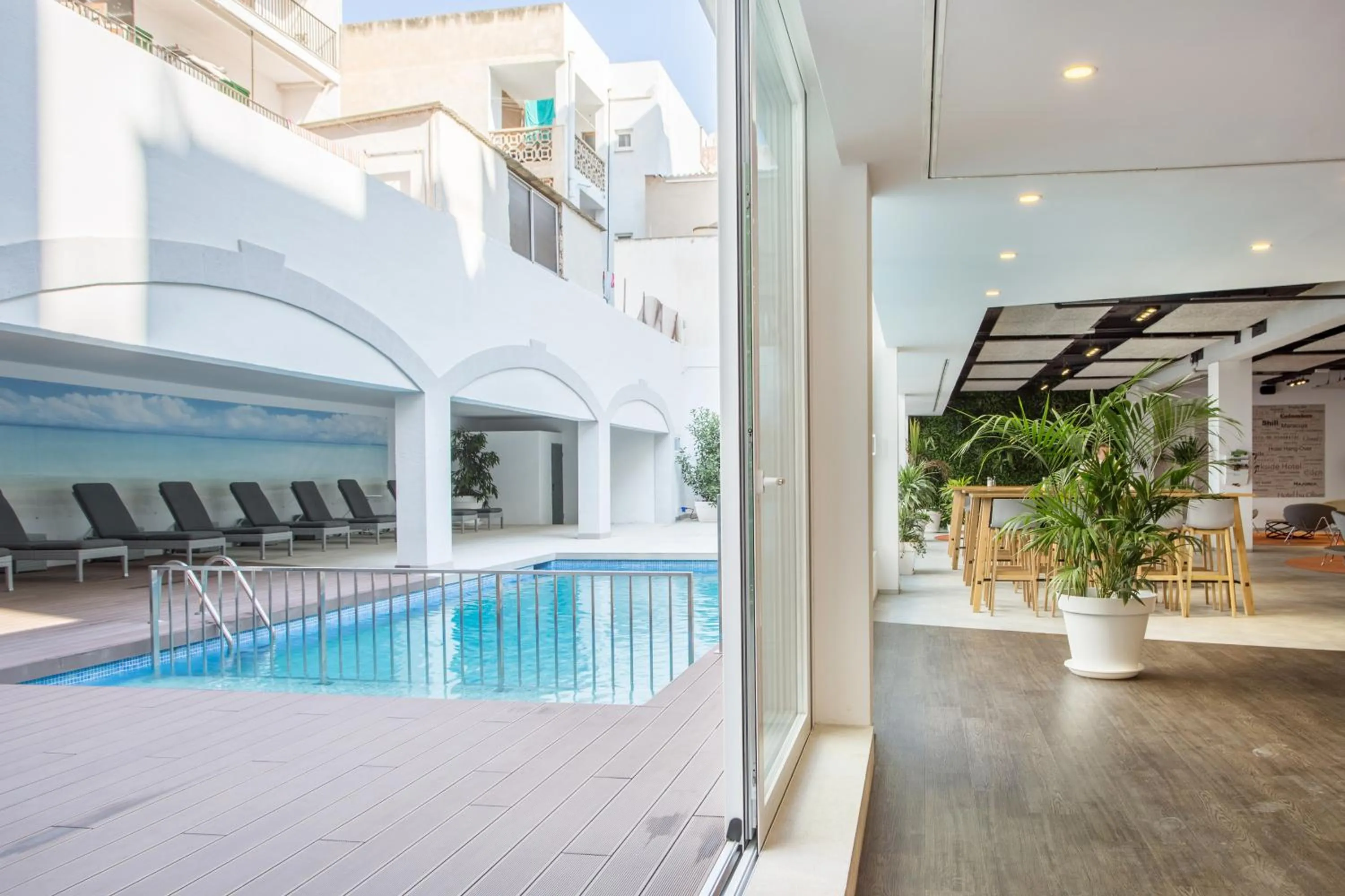 Communal lounge/ TV room in Planet Hotels ONE - Adults Only 16 years